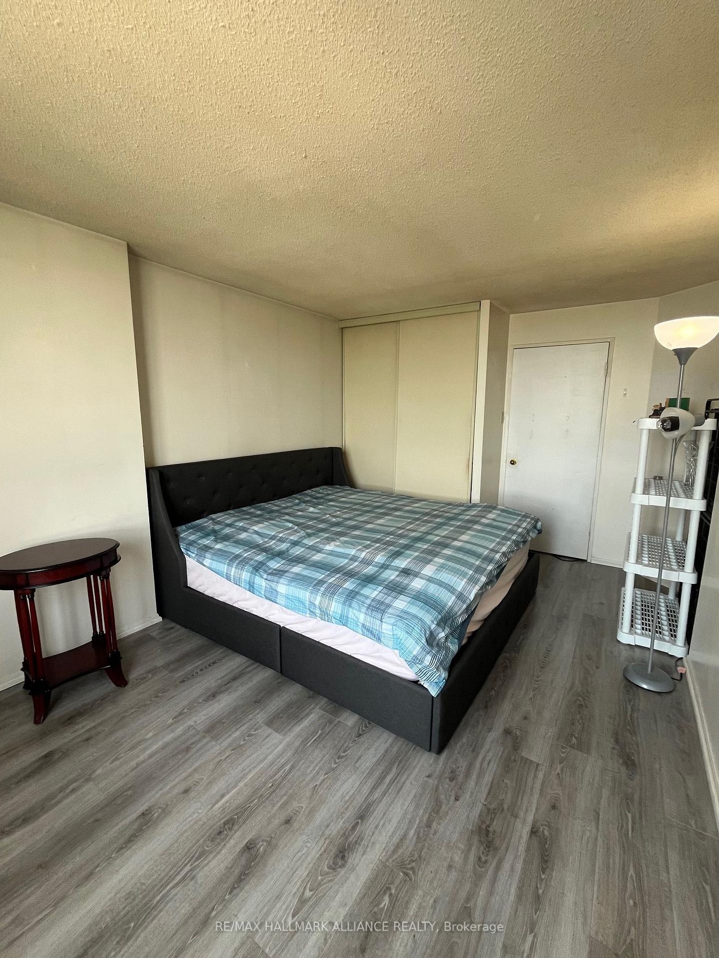 1 Bedroom Co-op at 4205 Shipp, Mississauga For sale