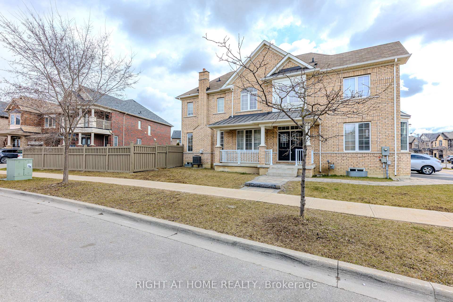 36 Herzl Street, Vaughan, ON L4H 3Y4