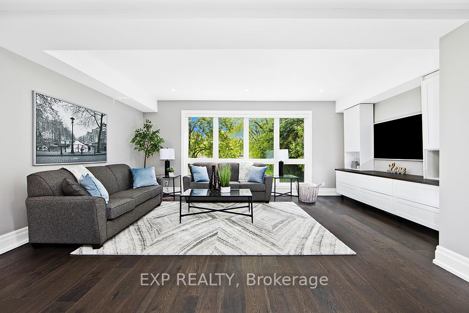 363 Rosebank