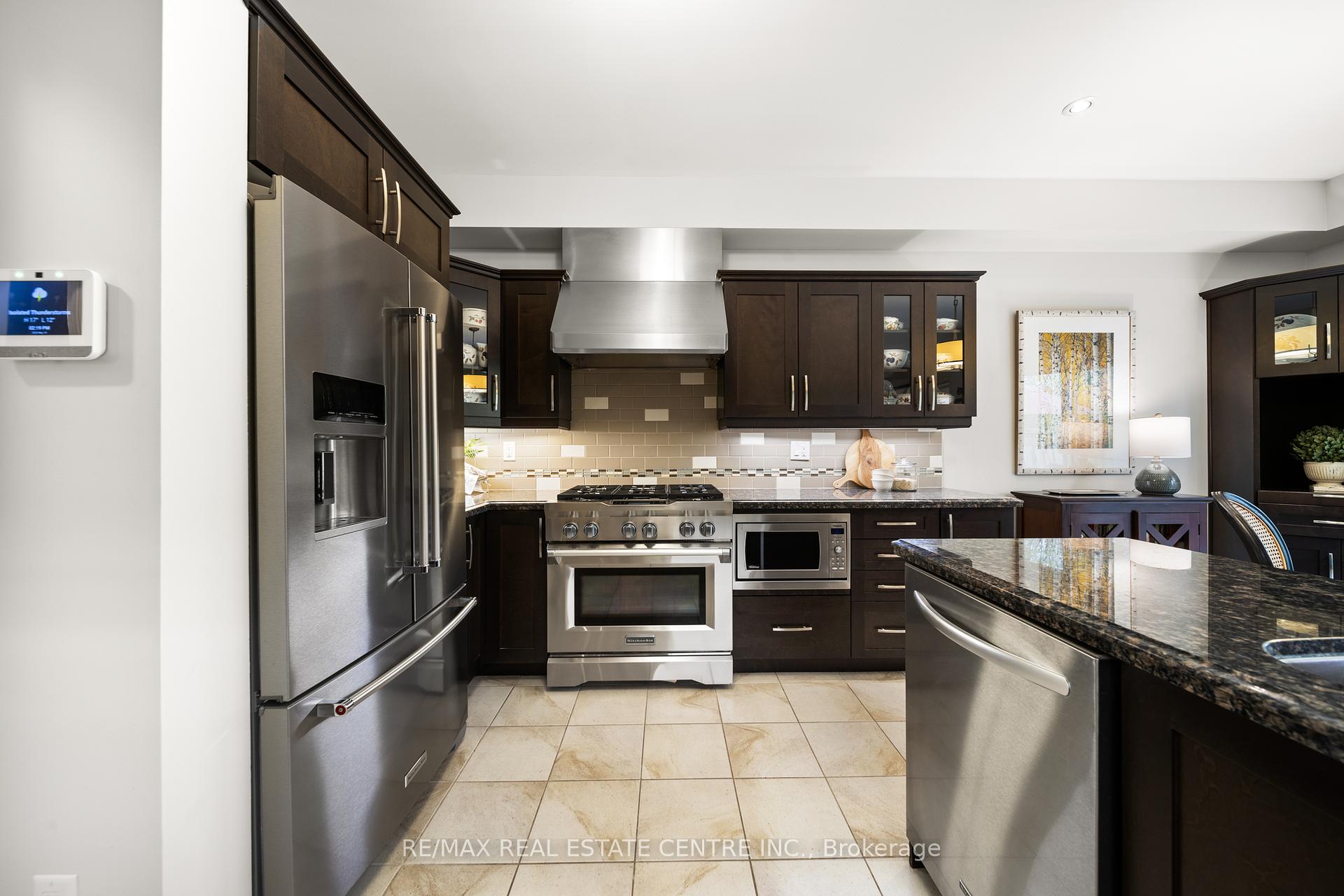 3 Bedrooms Condo at 441 Stonehenge, Hamilton For sale
