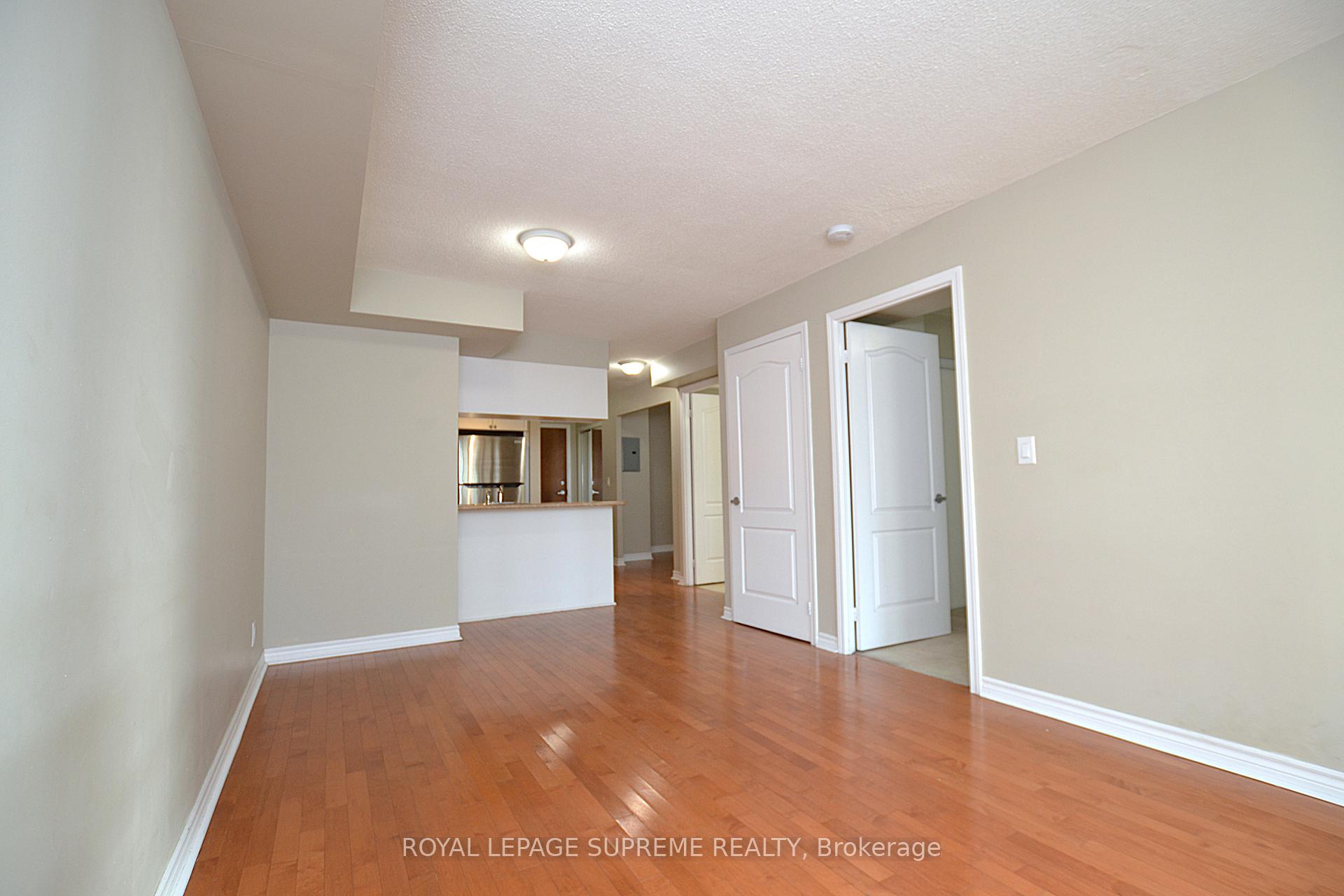 2 Bedrooms Condo at 1 Elm, Mississauga For sale