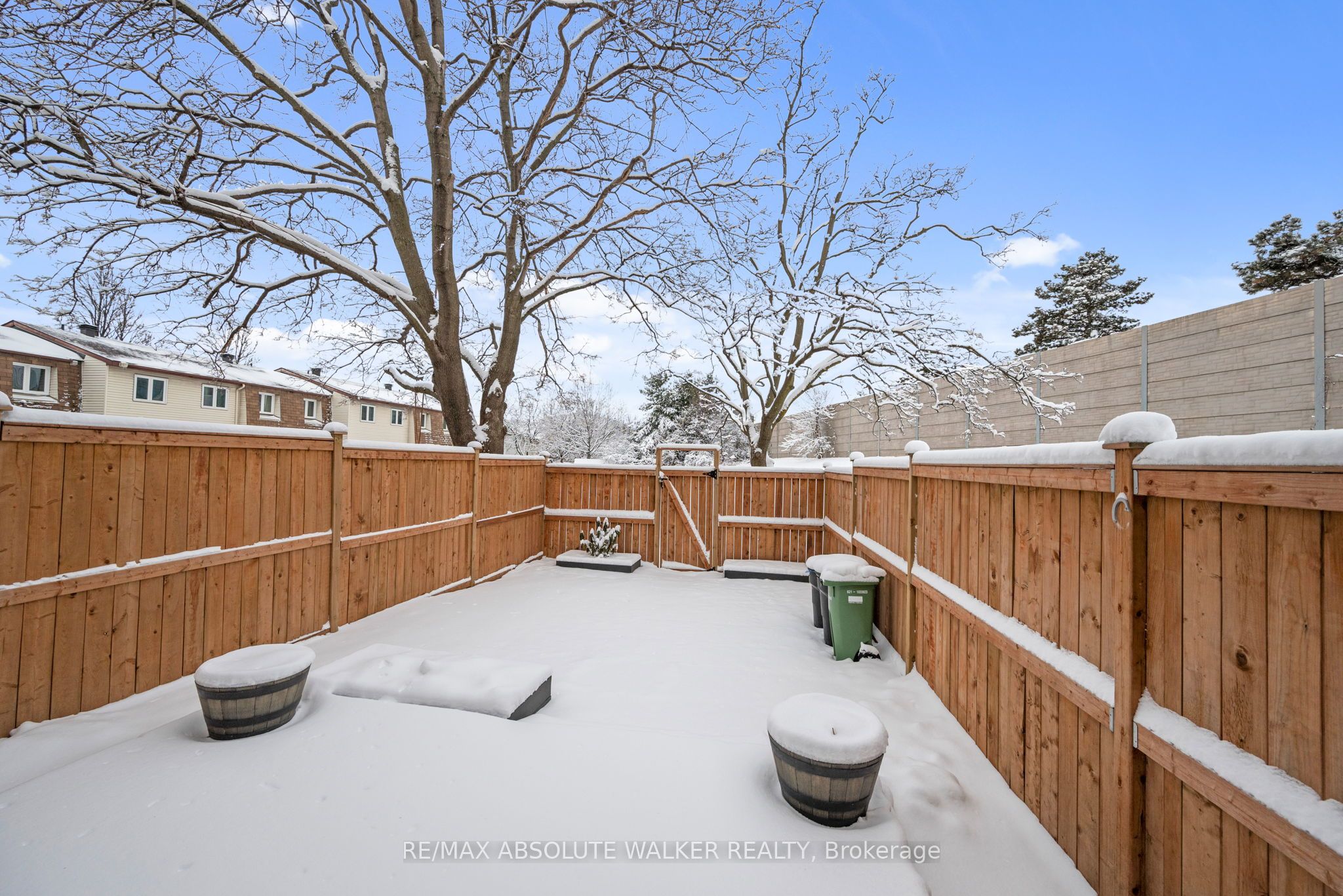 1300 Alness Court, CyrvilleCarsonGrovePineview, ON K1B 5H2