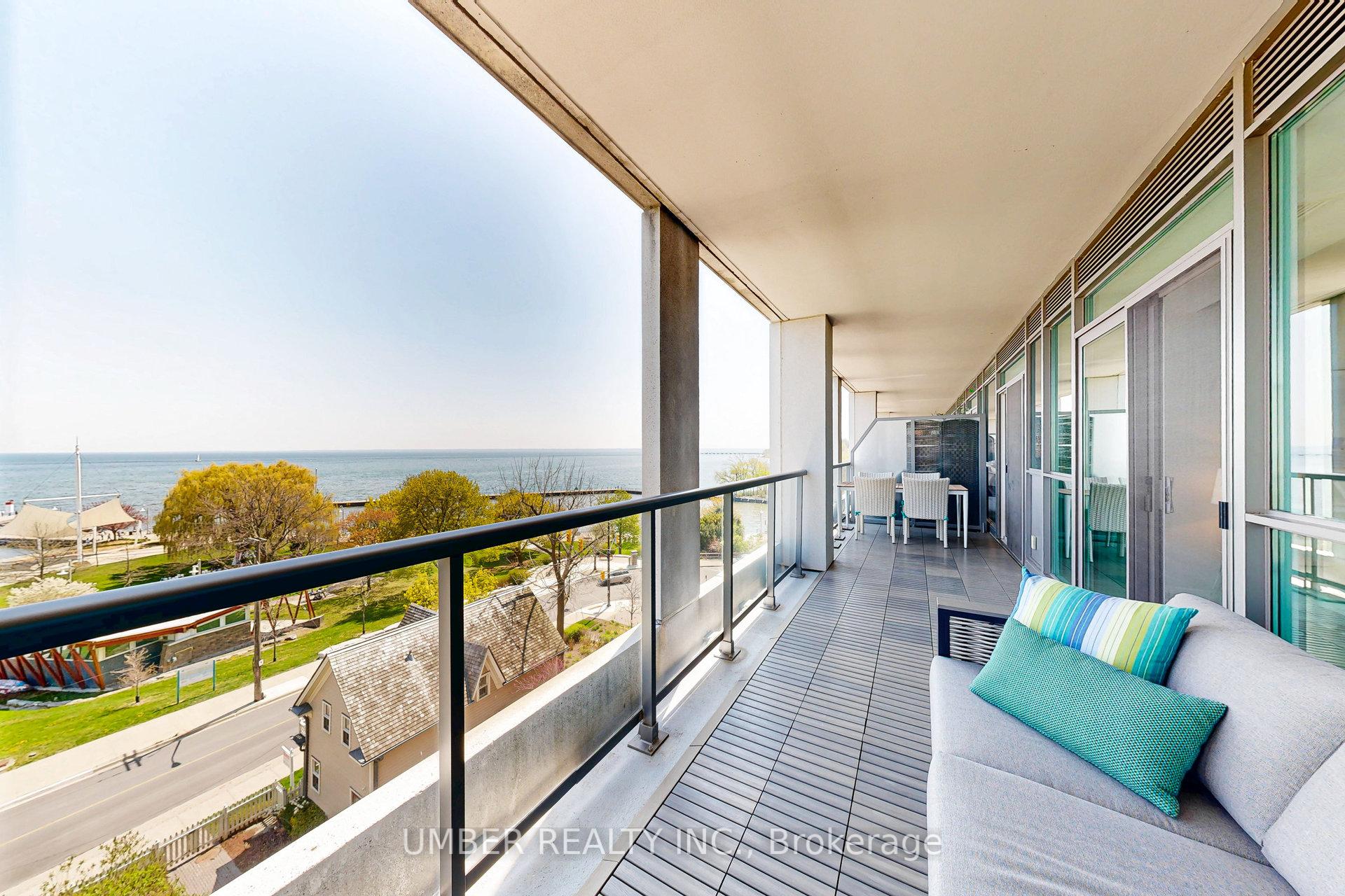 2 Bedrooms Condo at 11 Bronte, Oakville For sale