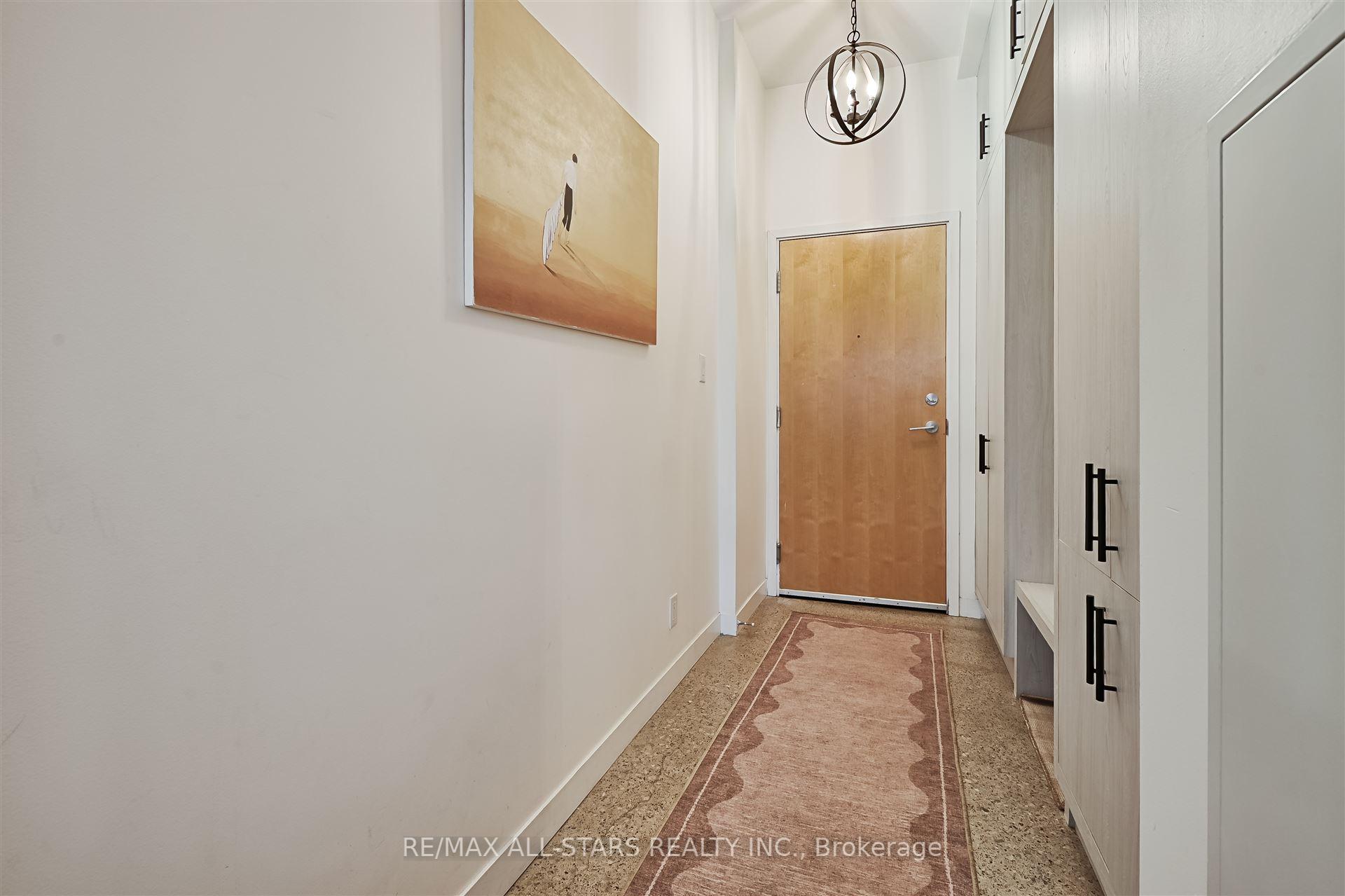 2 Bedrooms Condo at 510 King, Toronto For sale