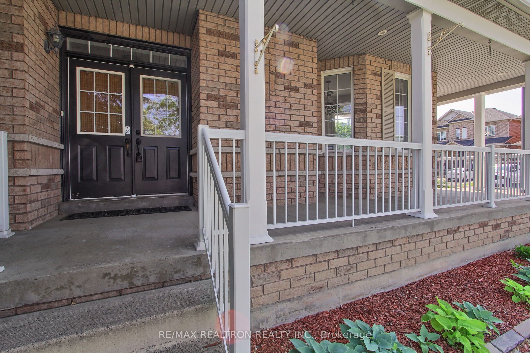 119 Watkins Glen Crescent