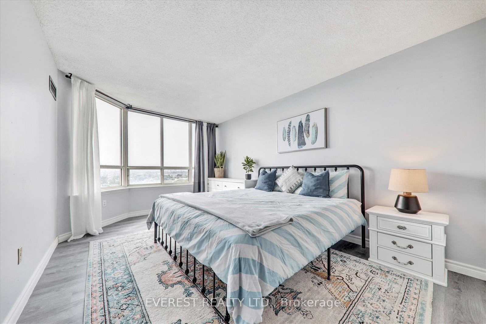 3 Bedrooms Condo at 3 Greystone Walk, Toronto For sale