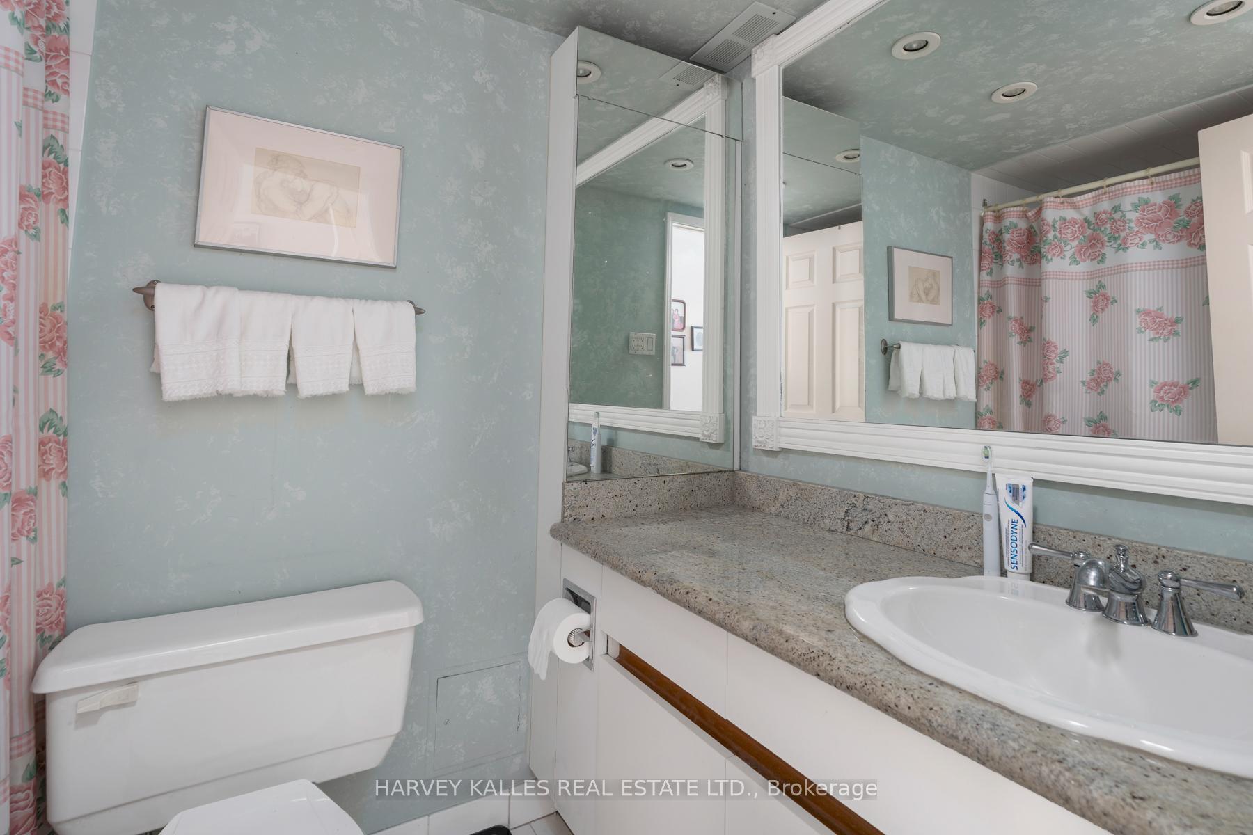 2 Bedrooms Condo at 3900 Yonge, Toronto For sale
