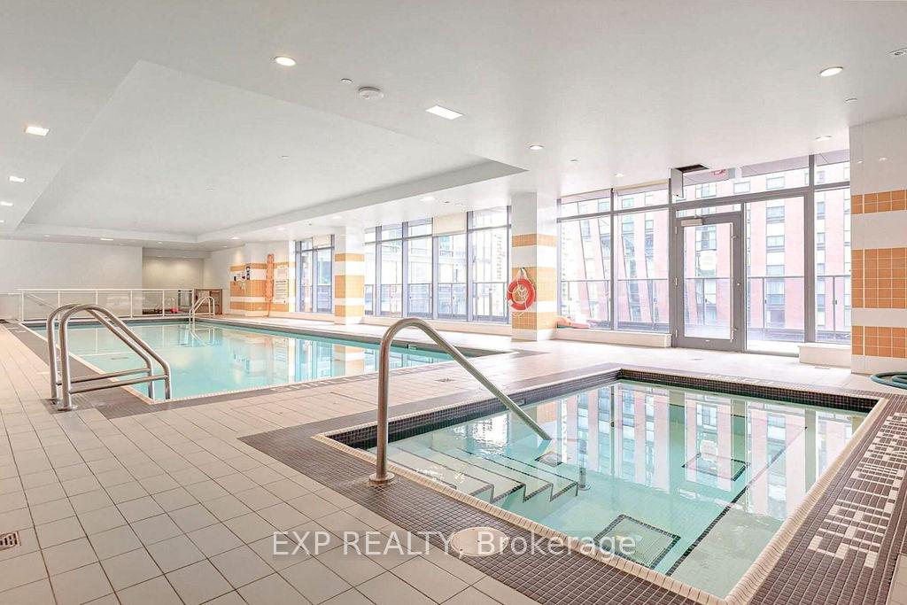 2 Bedrooms Condo at 295 Adelaide, Toronto For sale