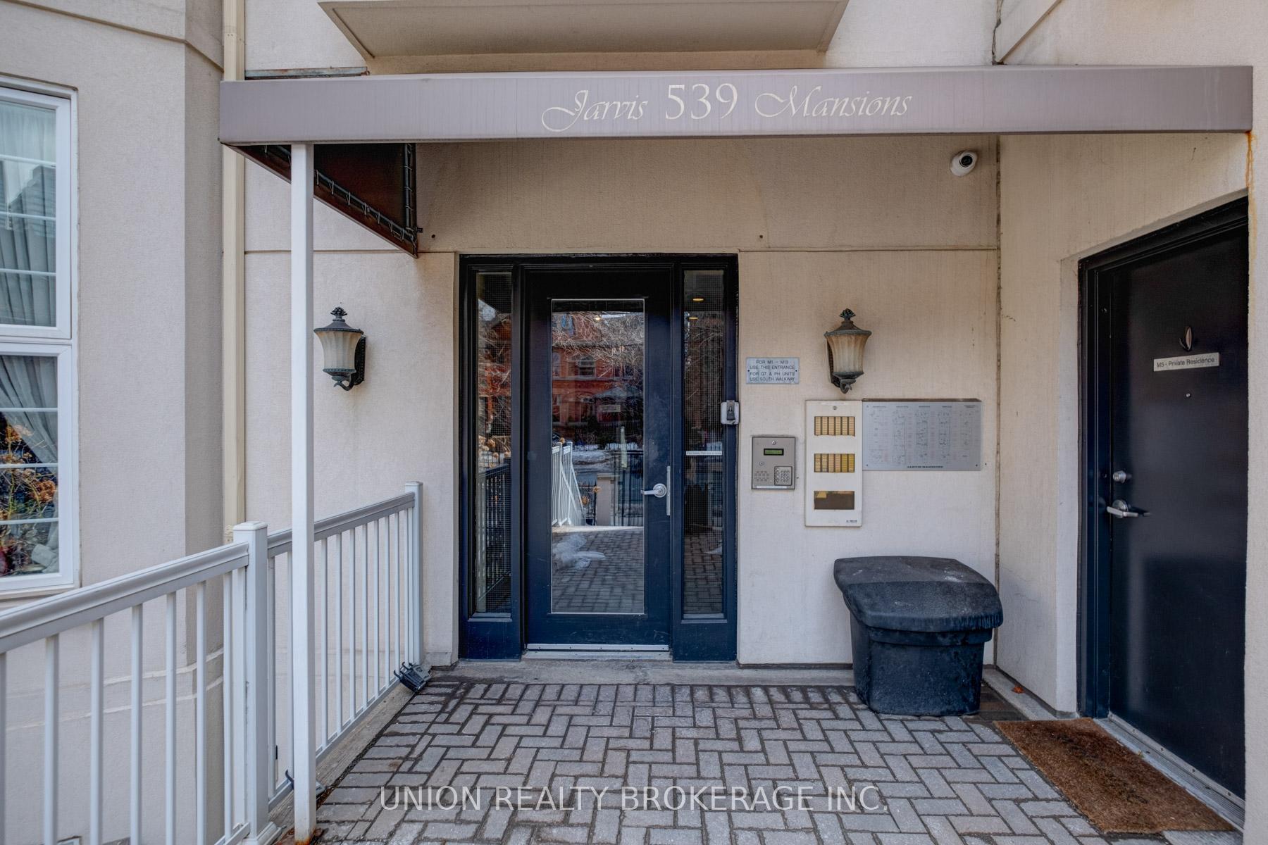 1 Bedroom Condo at 539 Jarvis,  Toronto For sale