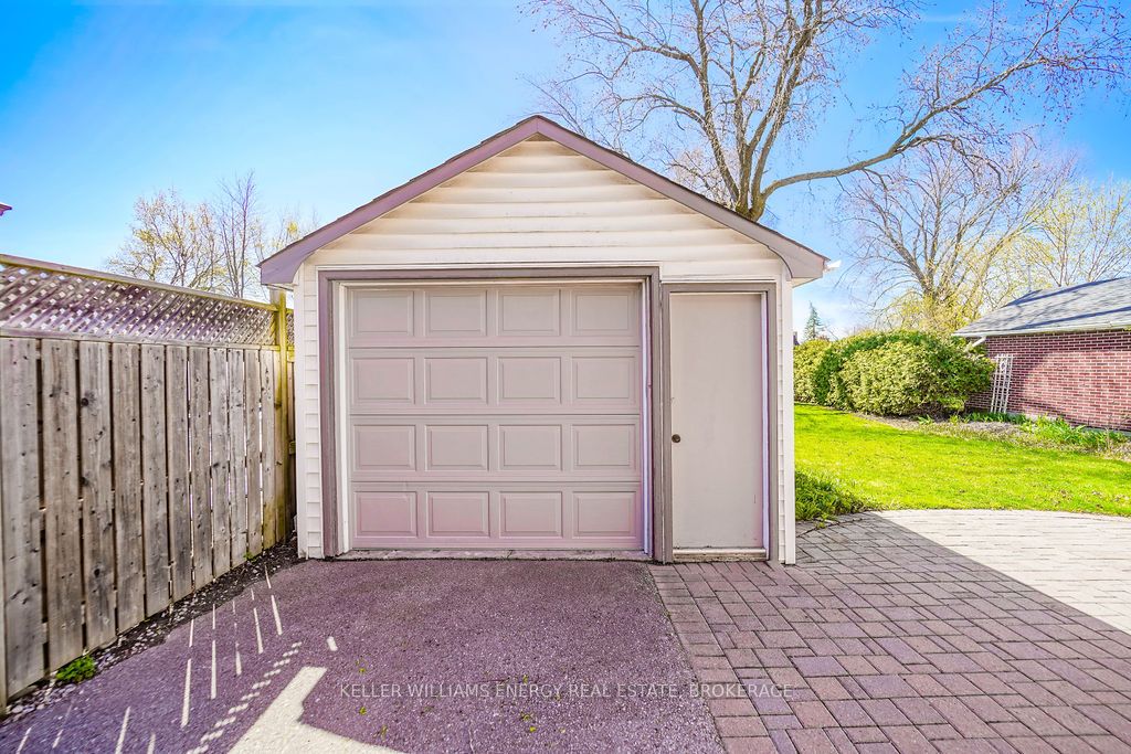 71 Pontiac Avenue