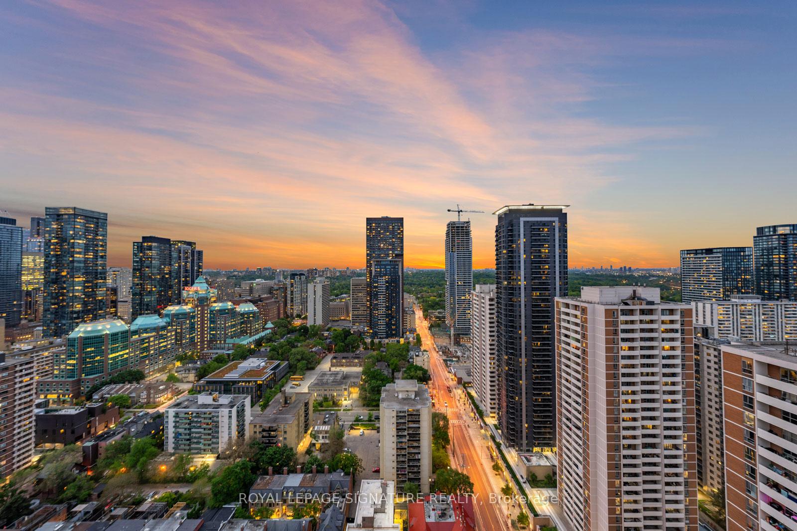 3 Bedrooms Condo at 500 Sherbourne, Toronto For sale