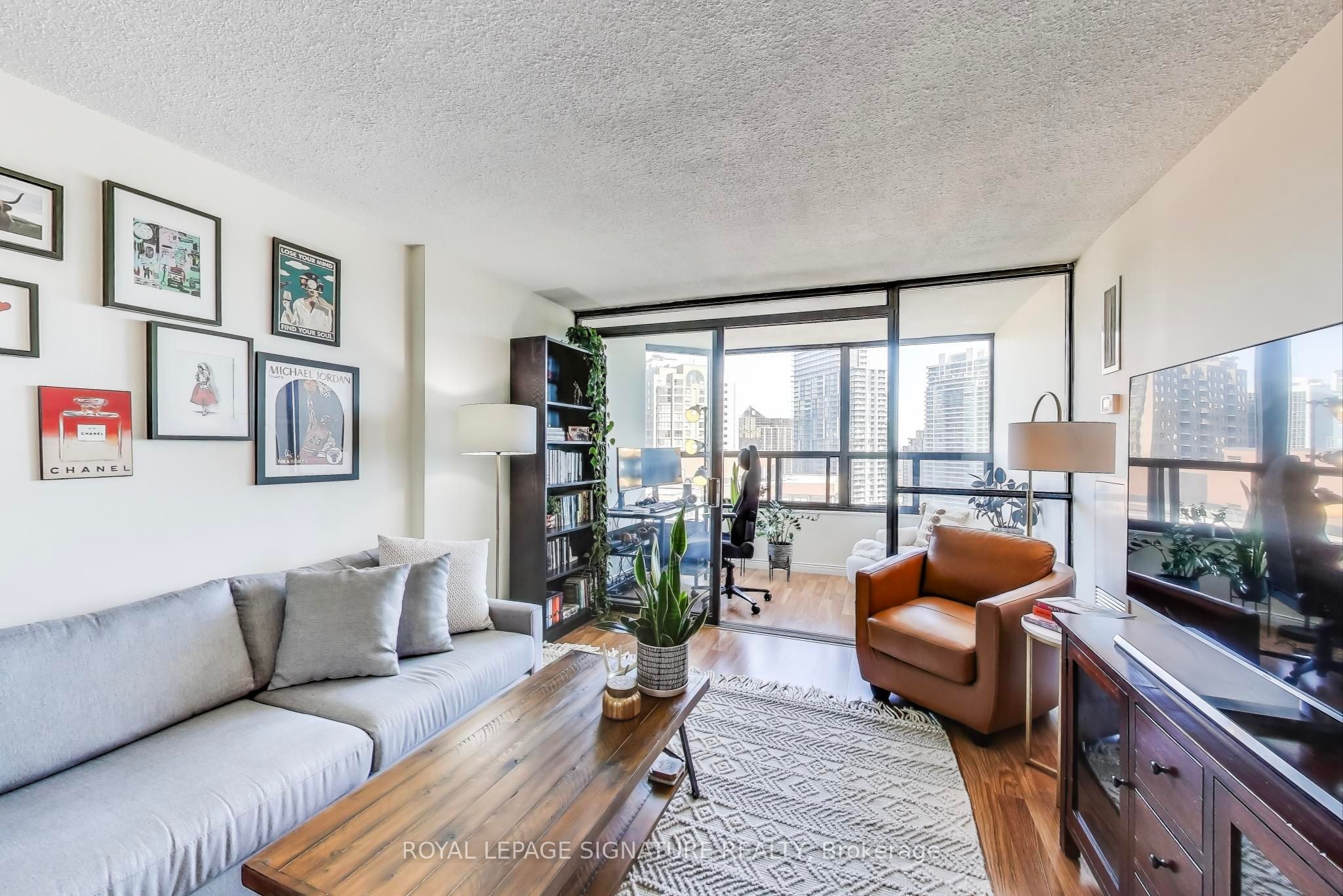 33 Elmhurst Avenue, #2107