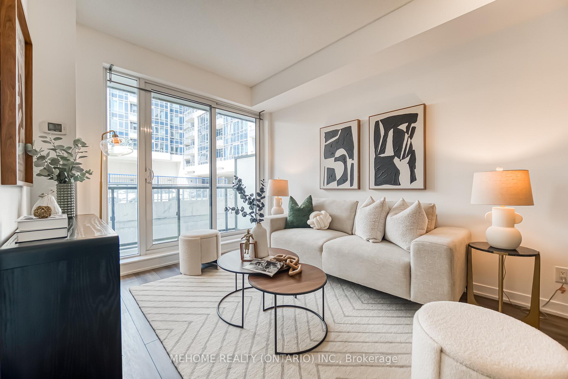 2 Bedrooms Condo at 18 Rean, Toronto For sale