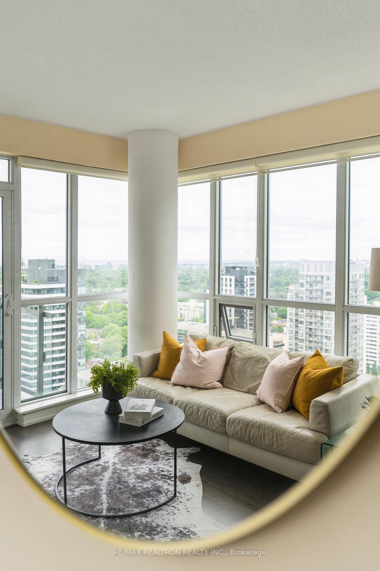 2 Bedrooms Condo at 89 Dunfield, Toronto For sale
