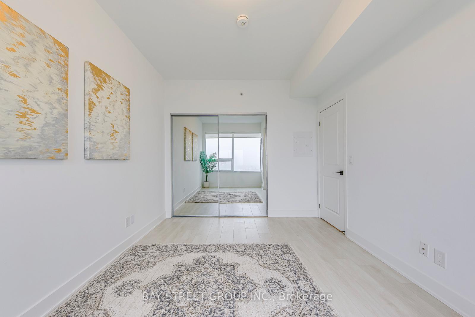 2 Bedrooms Condo at 2485 Taunton, Oakville For sale