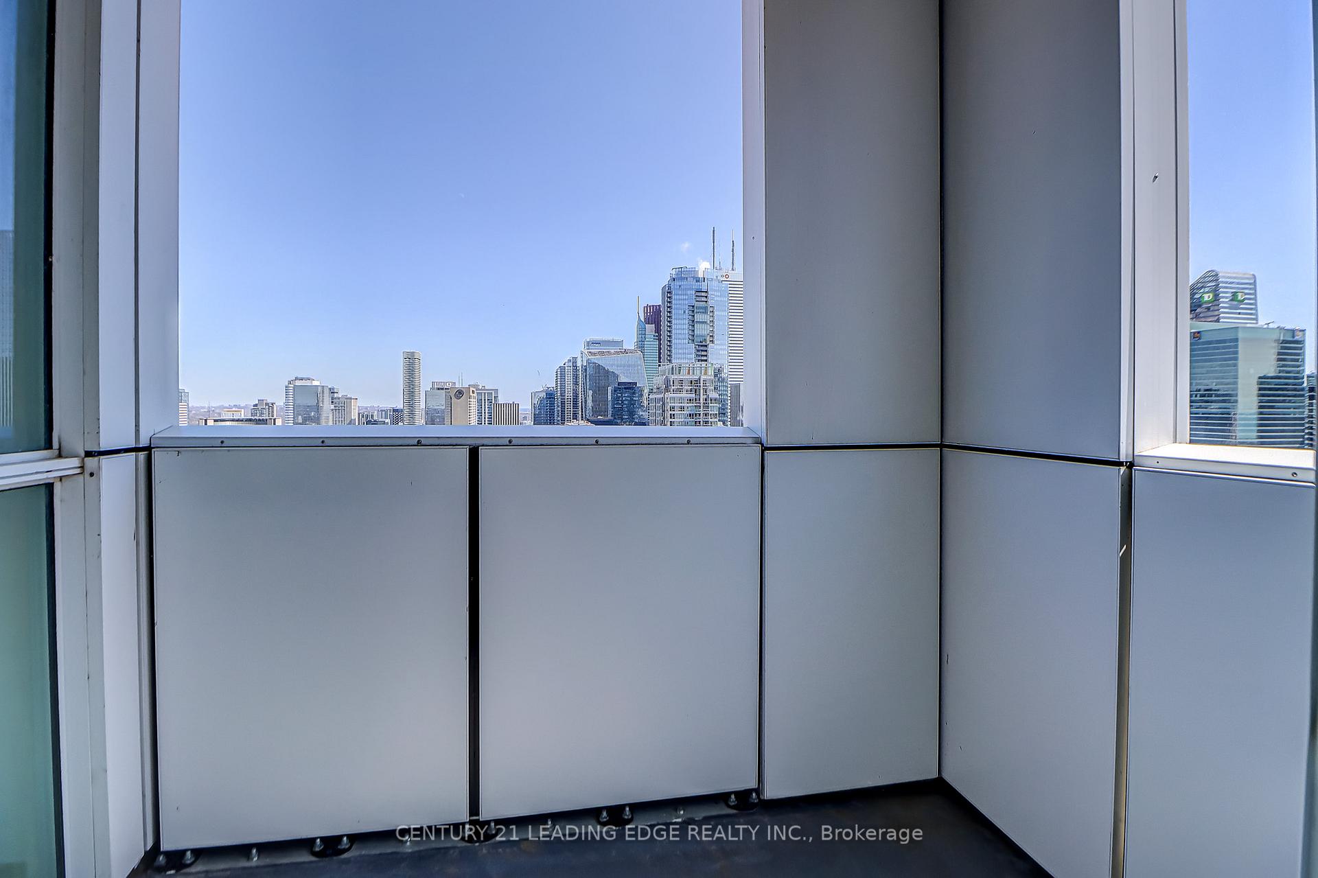 3 Bedrooms Condo at 318 Richmond,  Toronto For sale