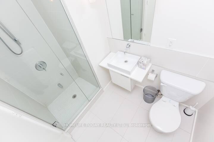 2 Bedrooms Condo at 8 Charlotte, Toronto For sale