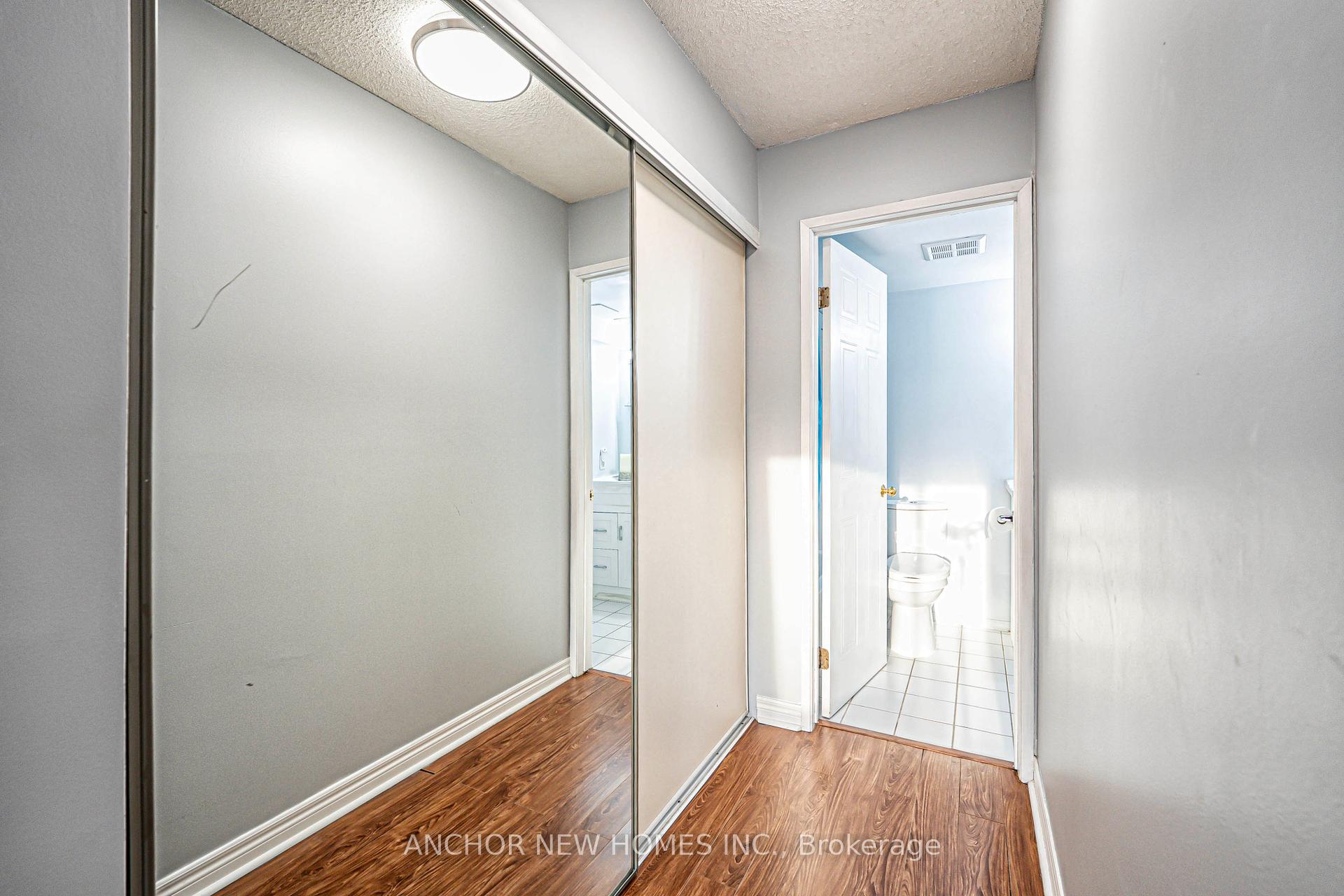 2 Bedrooms Condo at 65 Trailwood,  Mississauga For sale