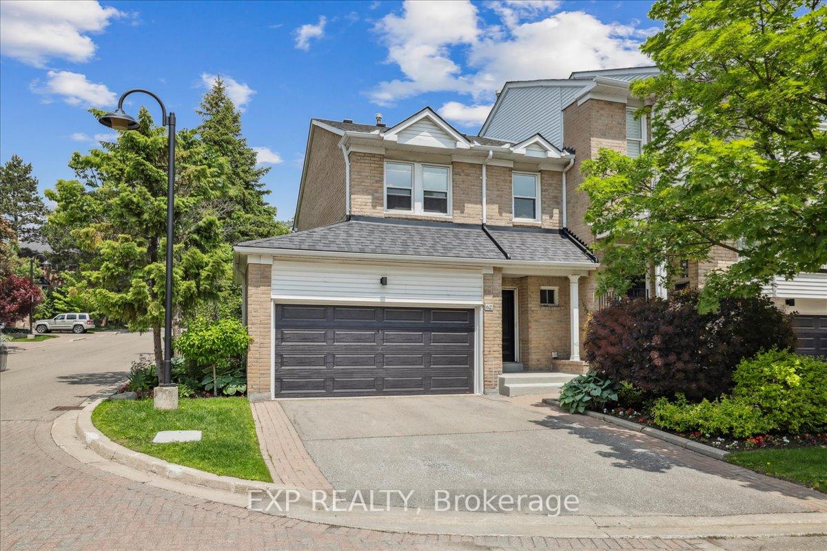 3 Bedrooms Condo at 62 Tamarack, Toronto For sale