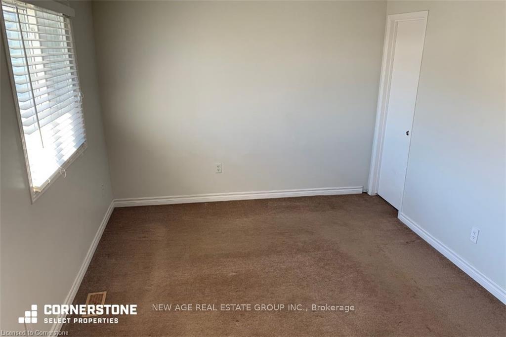 3 Bedrooms Condo at 40 SUMMERCREST, Hamilton For sale
