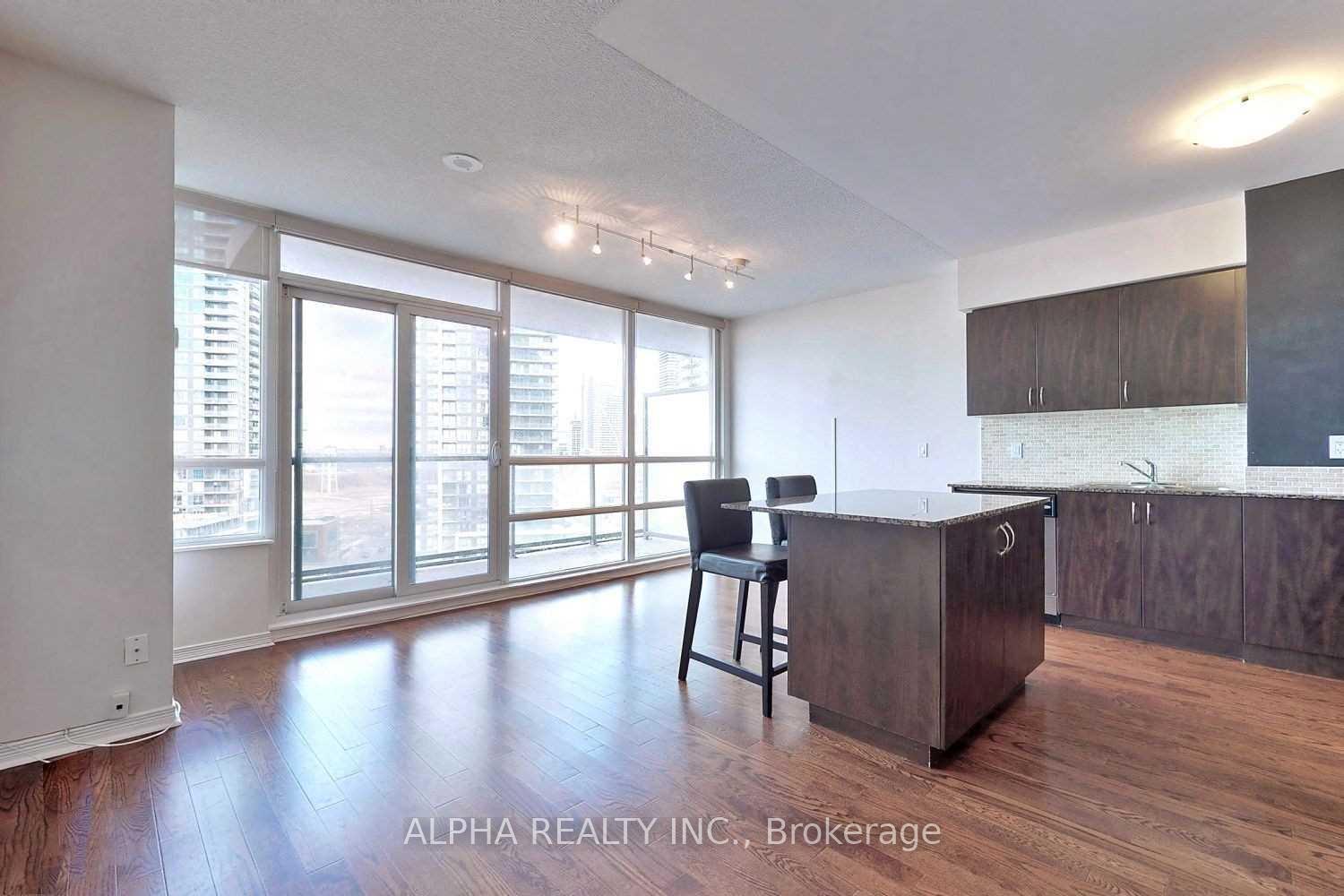 2 Bedrooms Condo at 15 Legion,  Toronto For sale