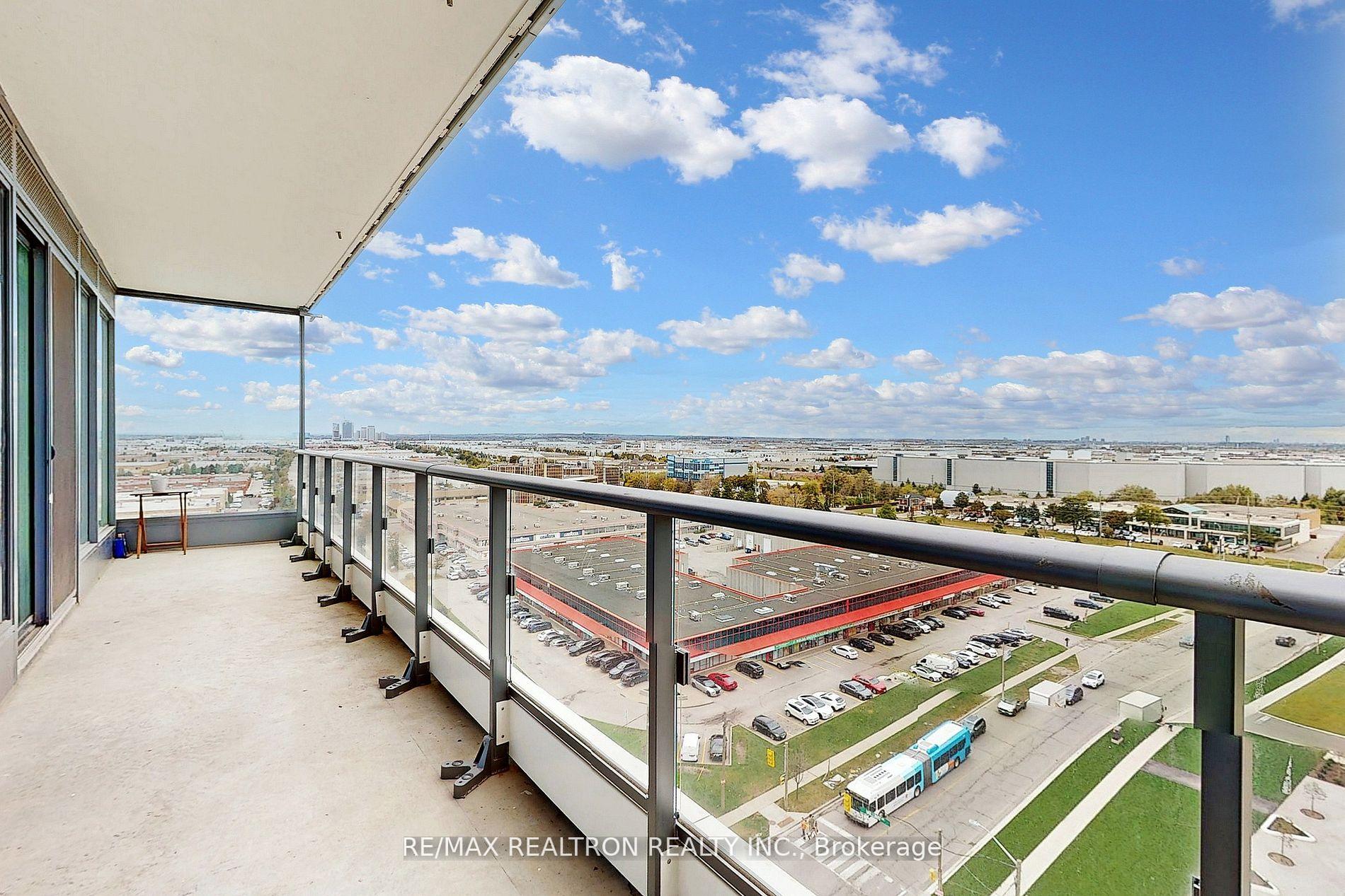2 Bedrooms Condo at 950 Portage, Vaughan For sale