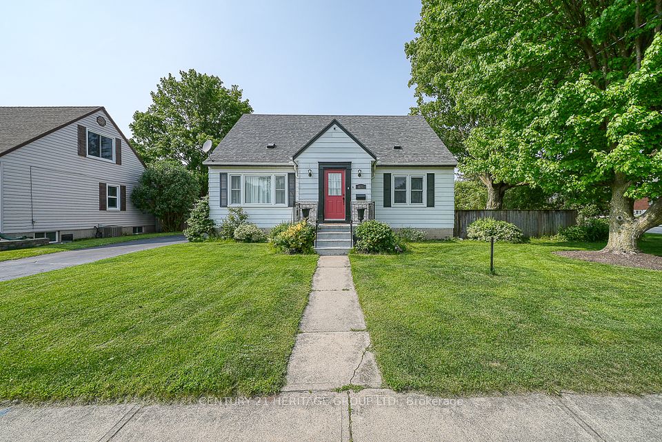 825 Maple