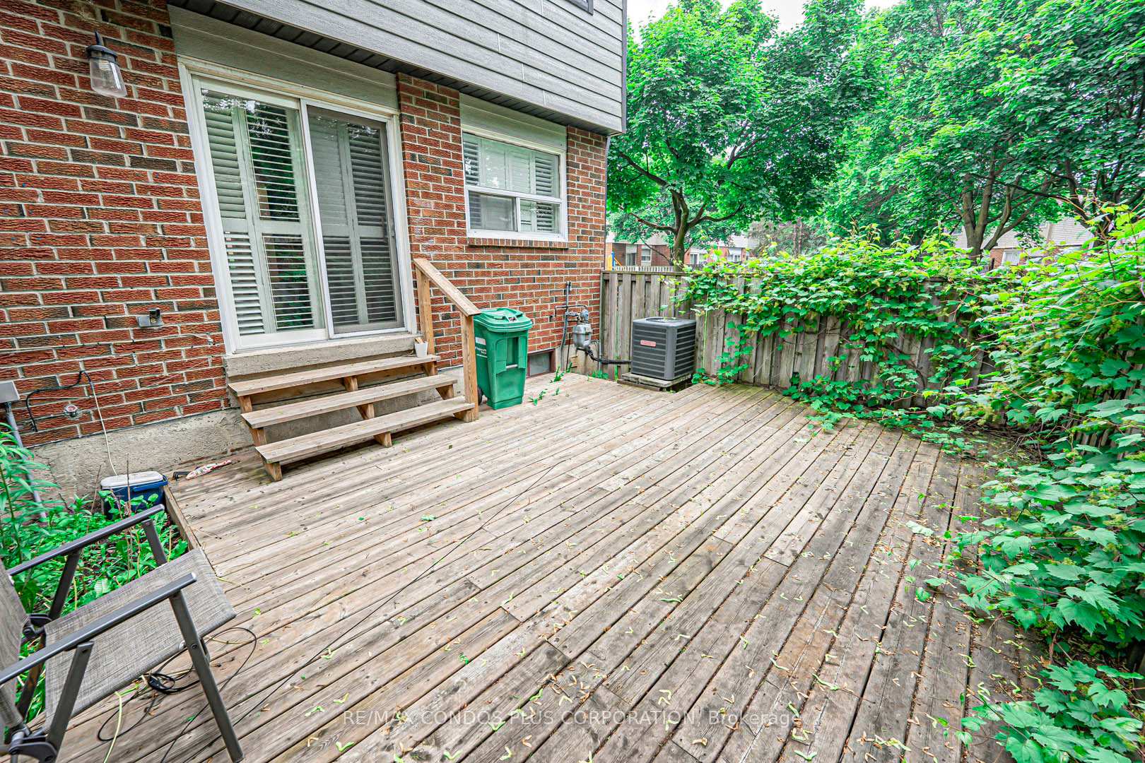 3 Bedrooms Condo at 525 Meadows, Mississauga For sale