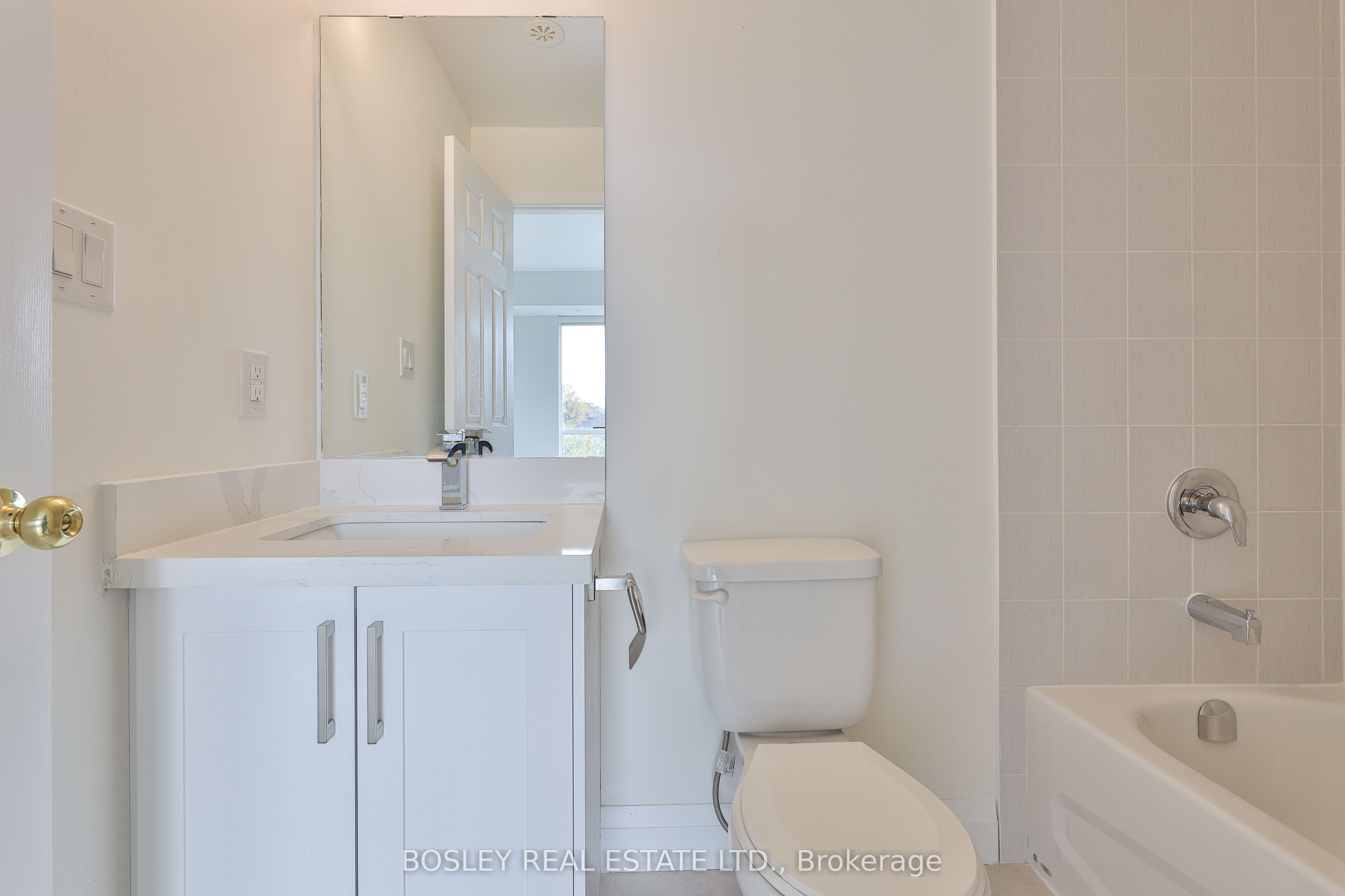 639 Lawrence Avenue W, #302