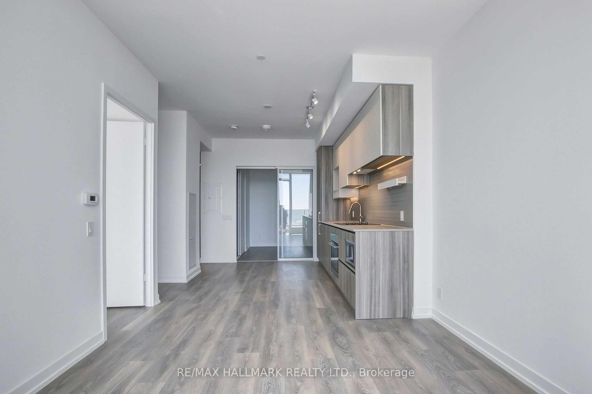 3 Bedrooms Condo at 898 Portage, Vaughan For sale