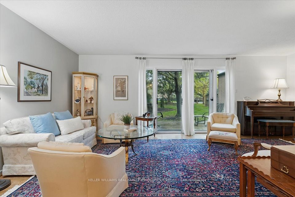1393 Royal York