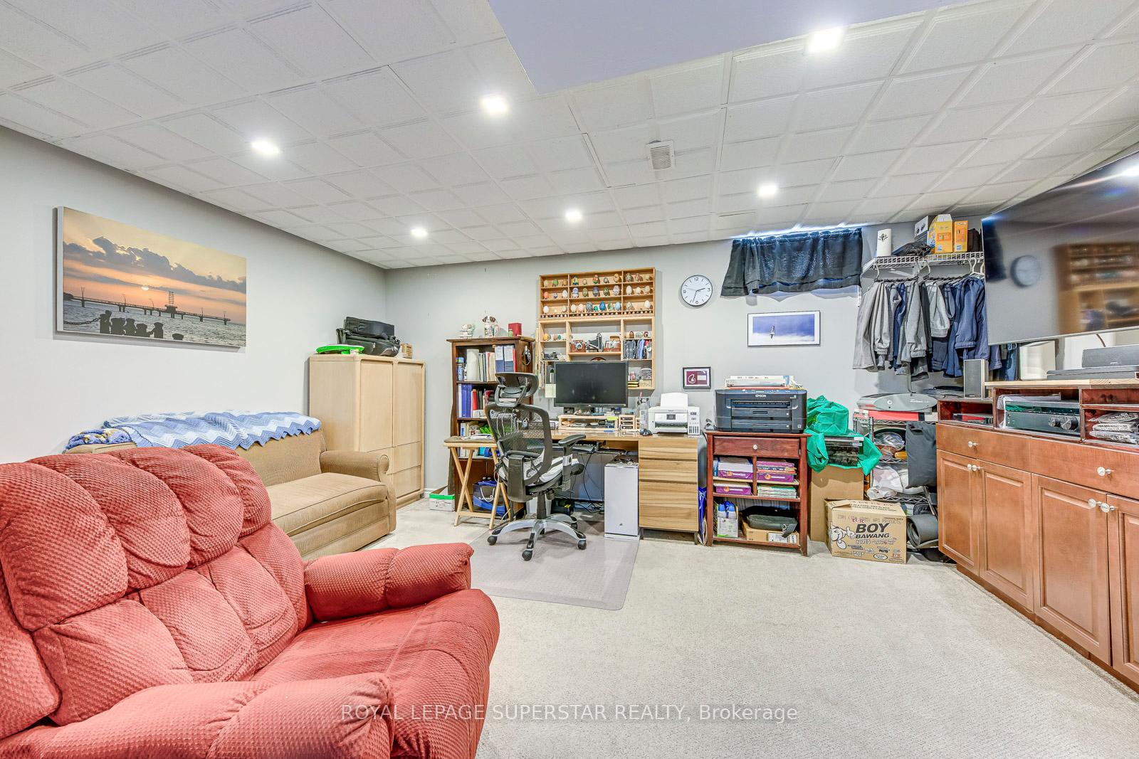 3 Bedrooms Condo at 1809 Upper Wentworth, Hamilton For sale