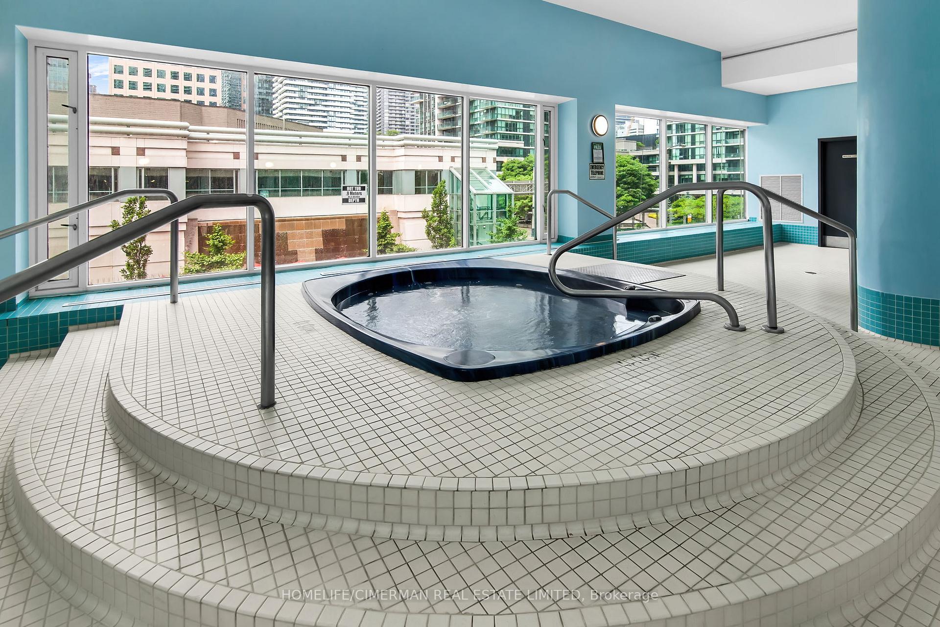 3 Bedrooms Condo at 10 Queens Quay, Toronto For sale