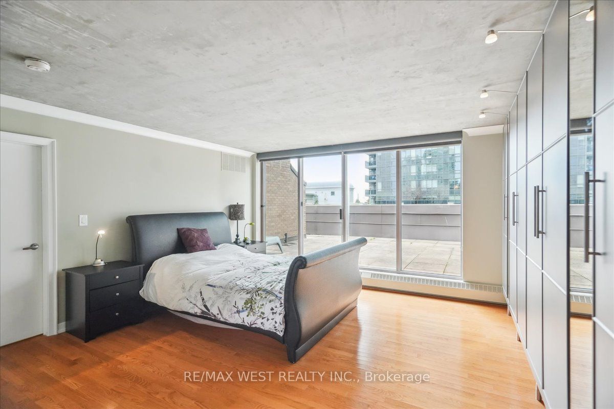 3 Duplex Avenue, #108
