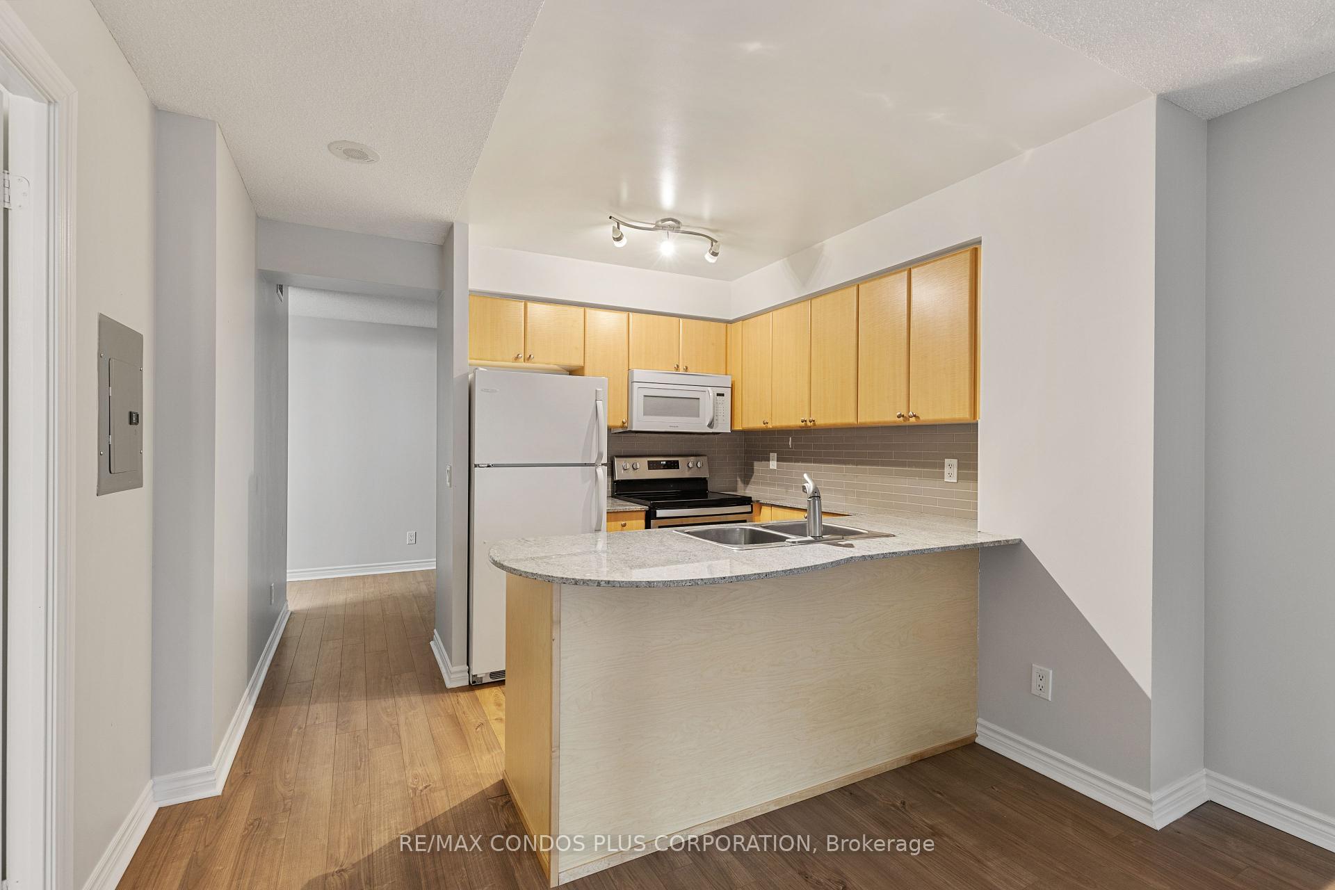 2 Bedrooms Condo at 763 Bay, Toronto For sale