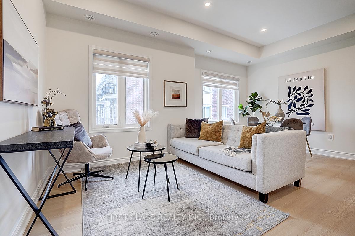 3 Bedrooms Condo at 17 Coneflower,  Toronto For sale