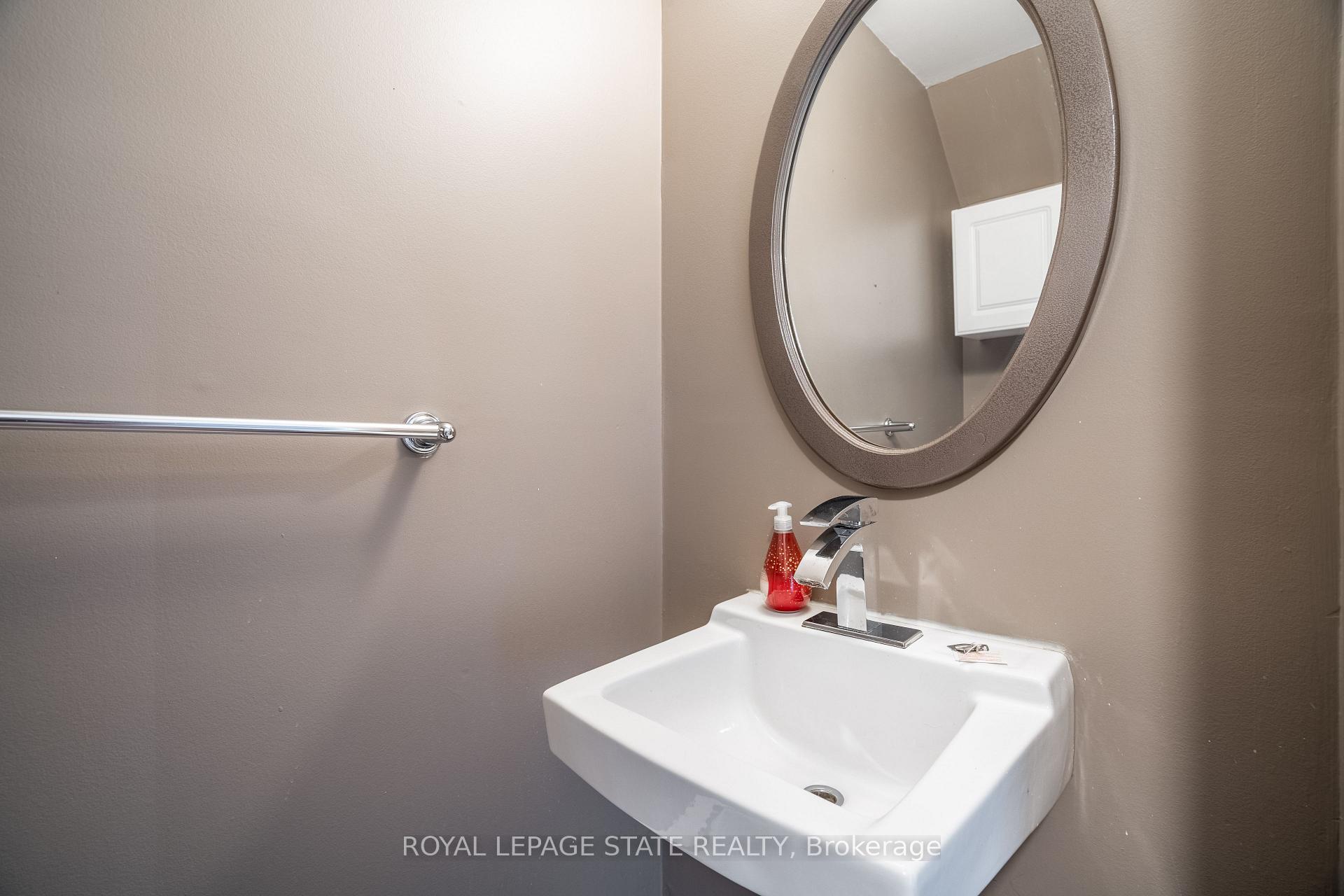 4 Bedrooms Condo at 1967 Main, Hamilton For sale