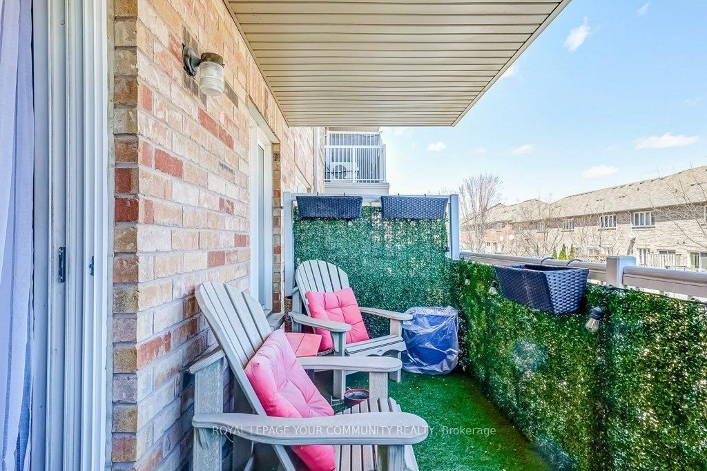 4 Bedrooms Condo at 651 Warden, Toronto For sale