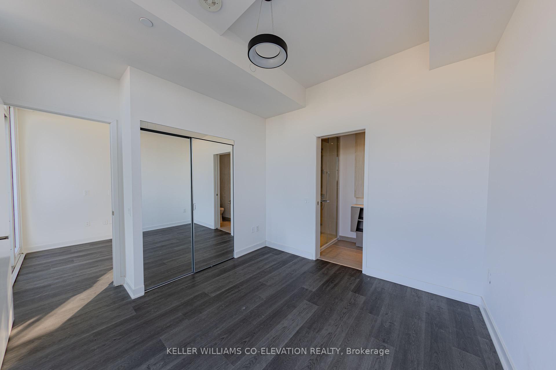 3 Bedrooms Condo at 3900 Confederation, Mississauga For sale
