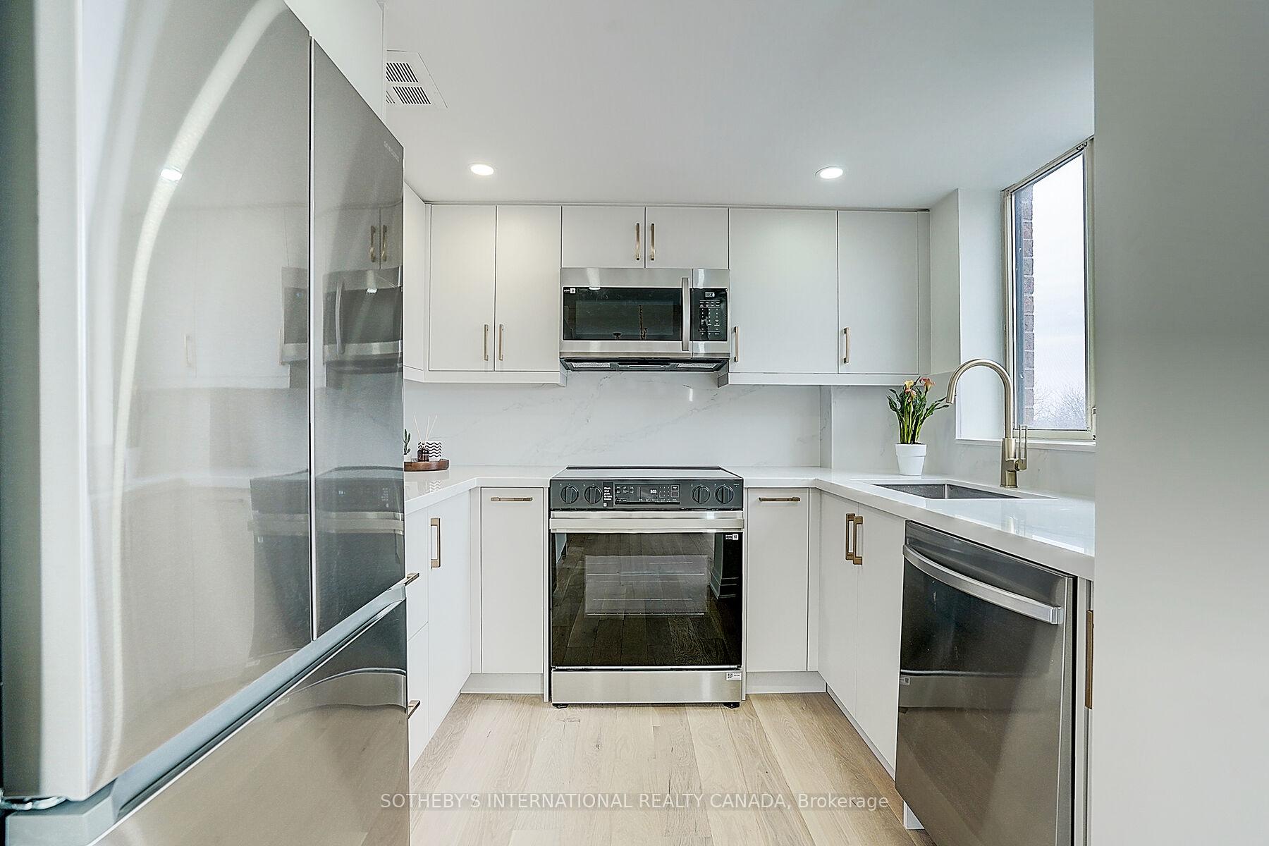 2 Bedrooms Condo at 1240 Marlborough, Oakville For sale