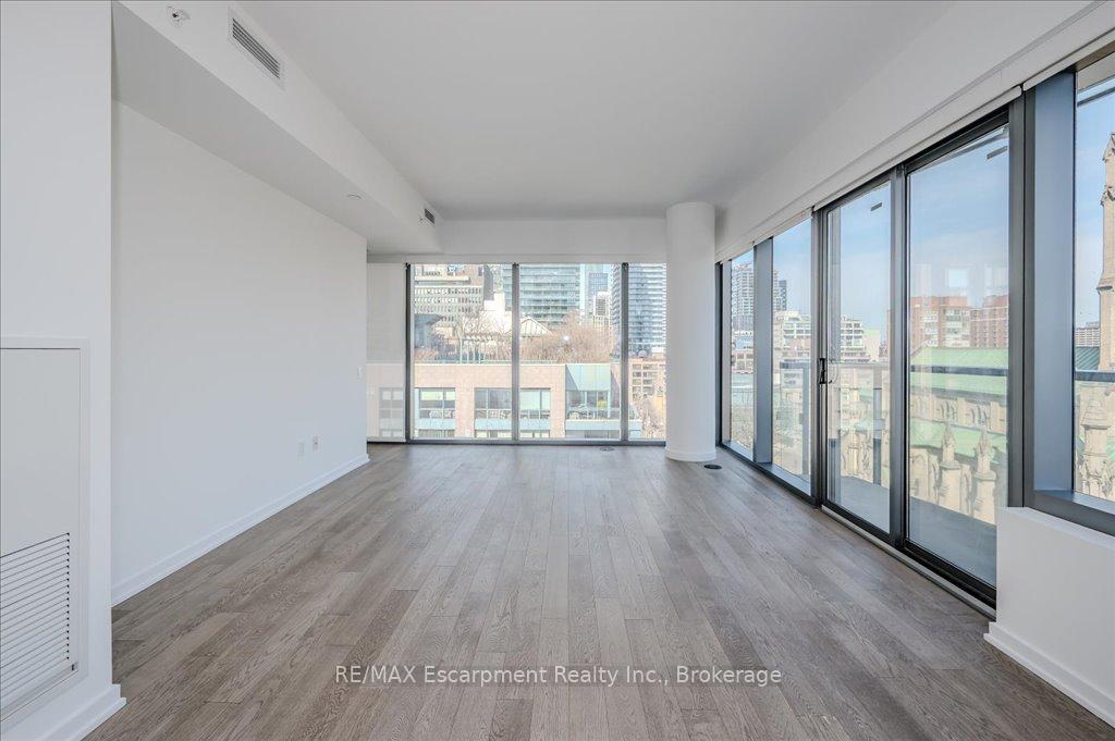 2 Bedrooms Condo at 60 Colborne, Toronto For sale