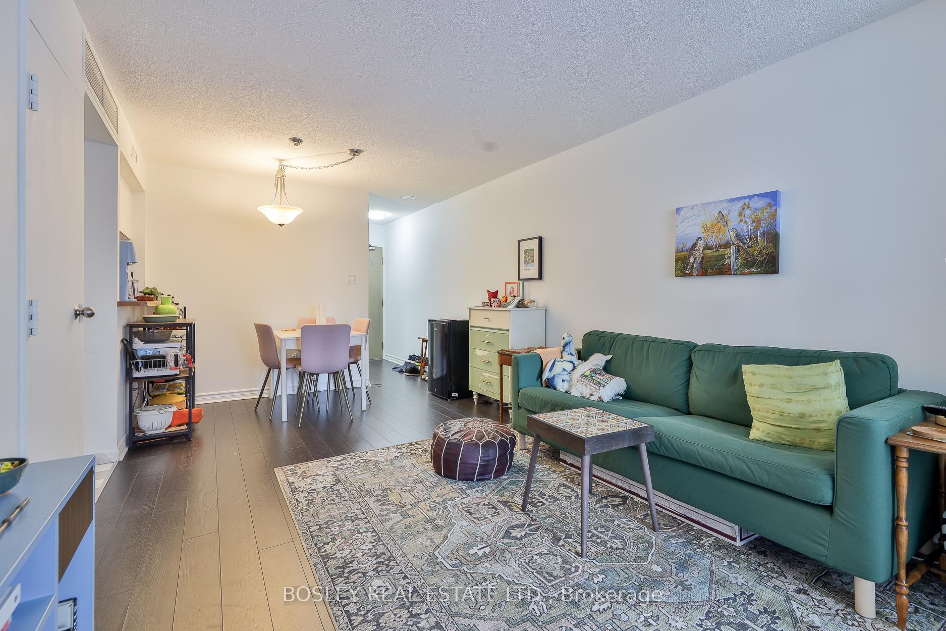 2 Bedrooms Condo at 1001 Bay, Toronto For sale