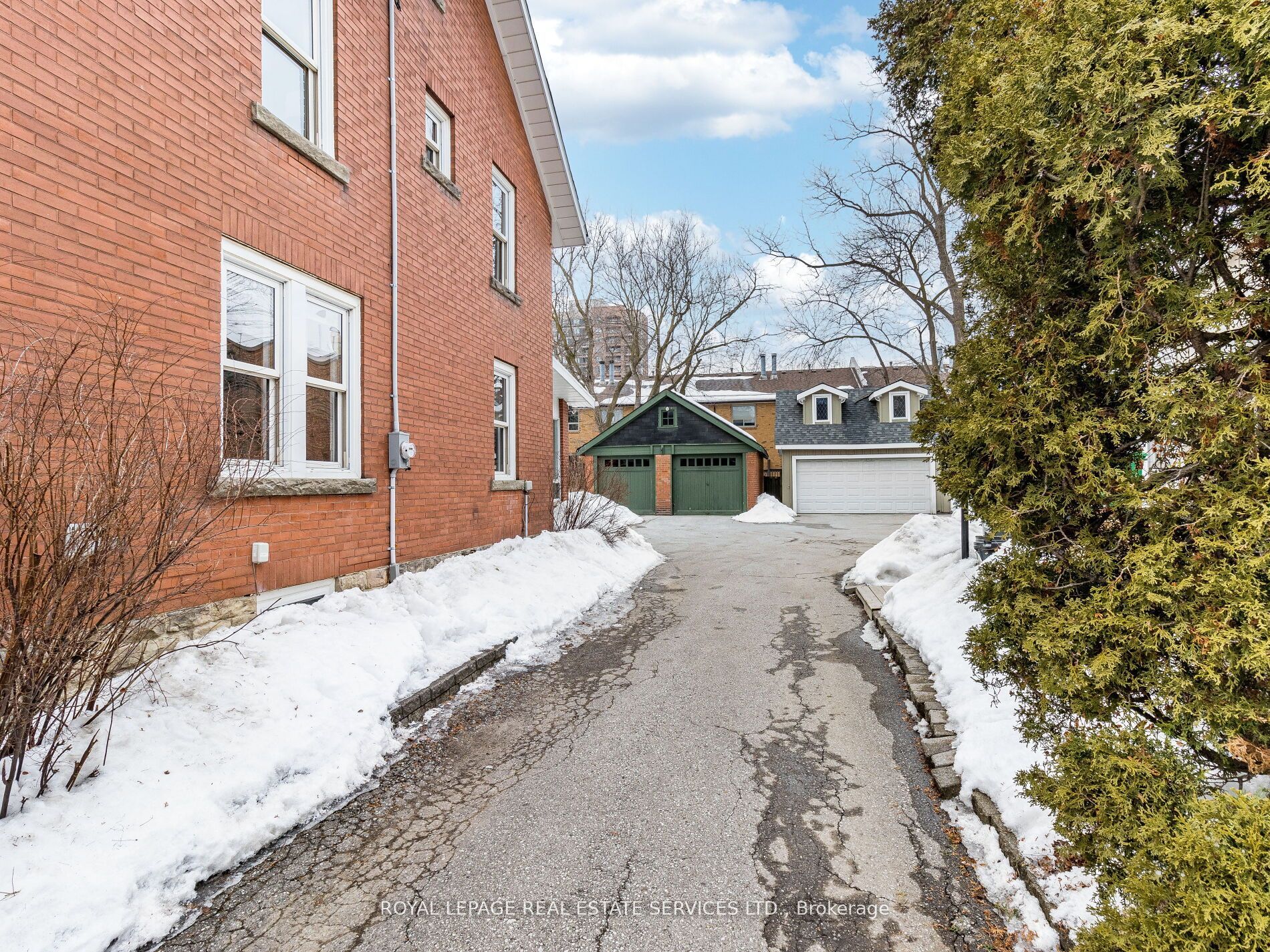 32 Wellington Street, Brampton, ON L6W 1Y4