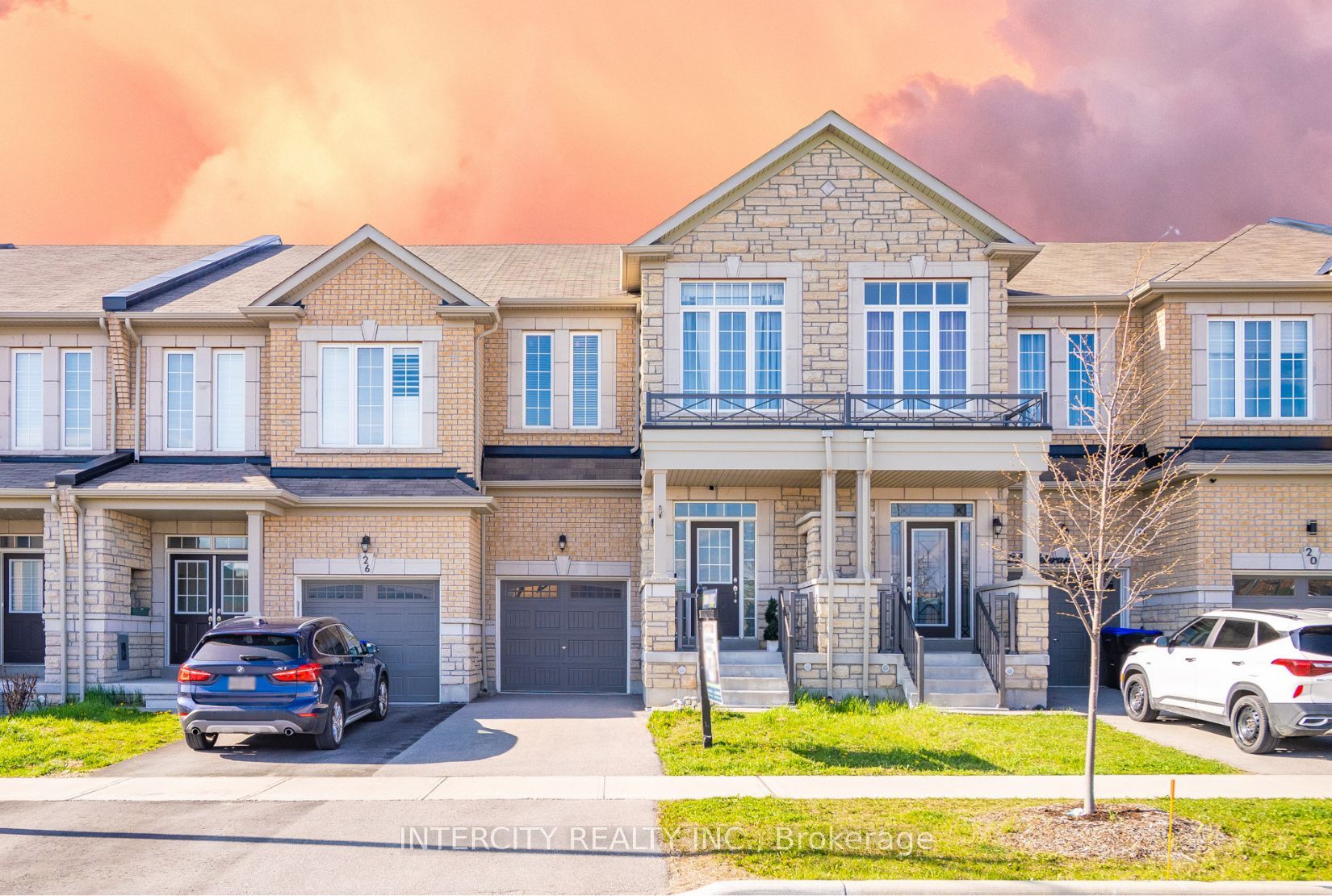 24 Veterans Street, Bradford West Gwillimbury, ON L3Z 4L3