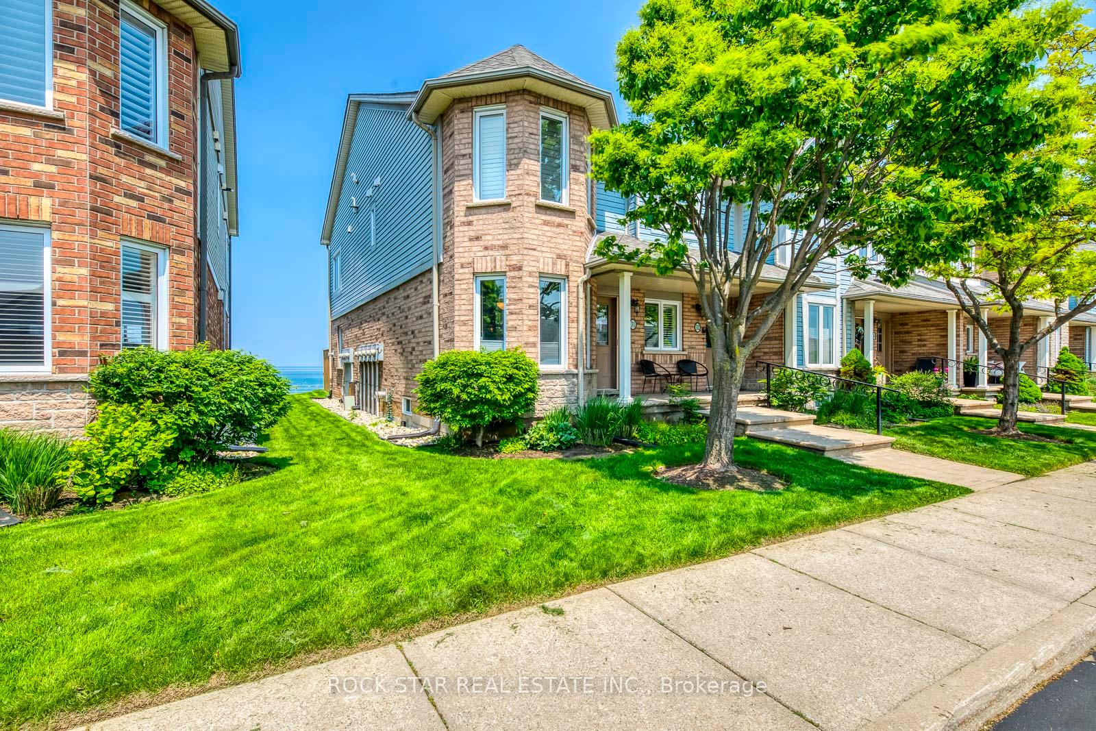 2 Bedrooms Condo at 515 North Service, Hamilton For sale