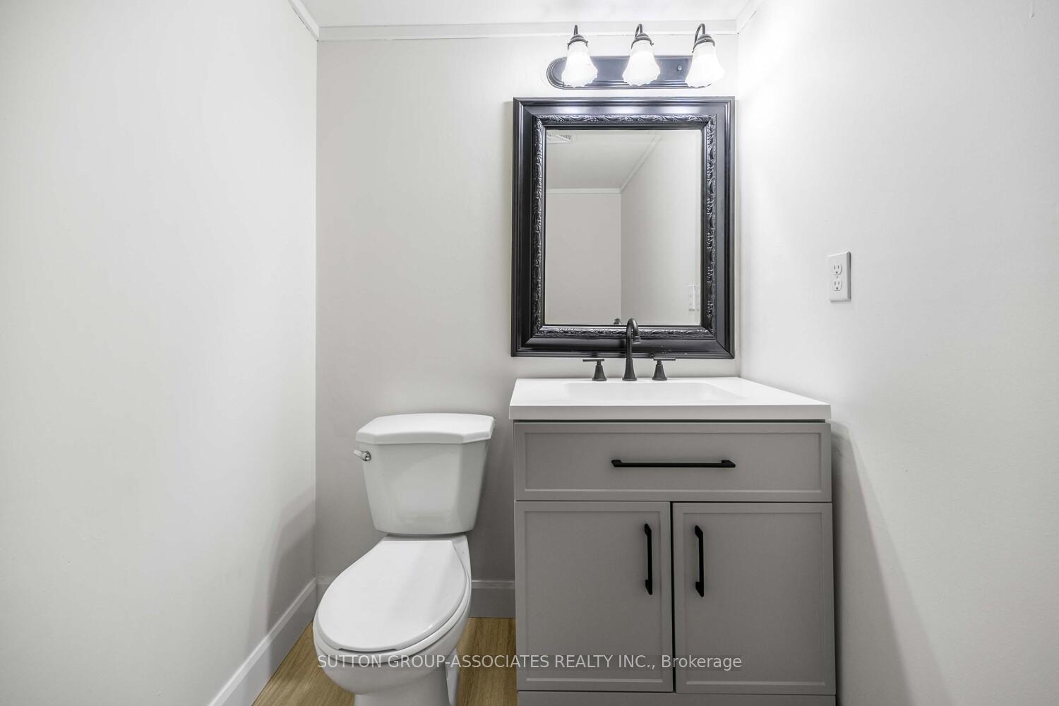 3 Bedrooms Condo at 1300 Marlborough, Oakville For sale