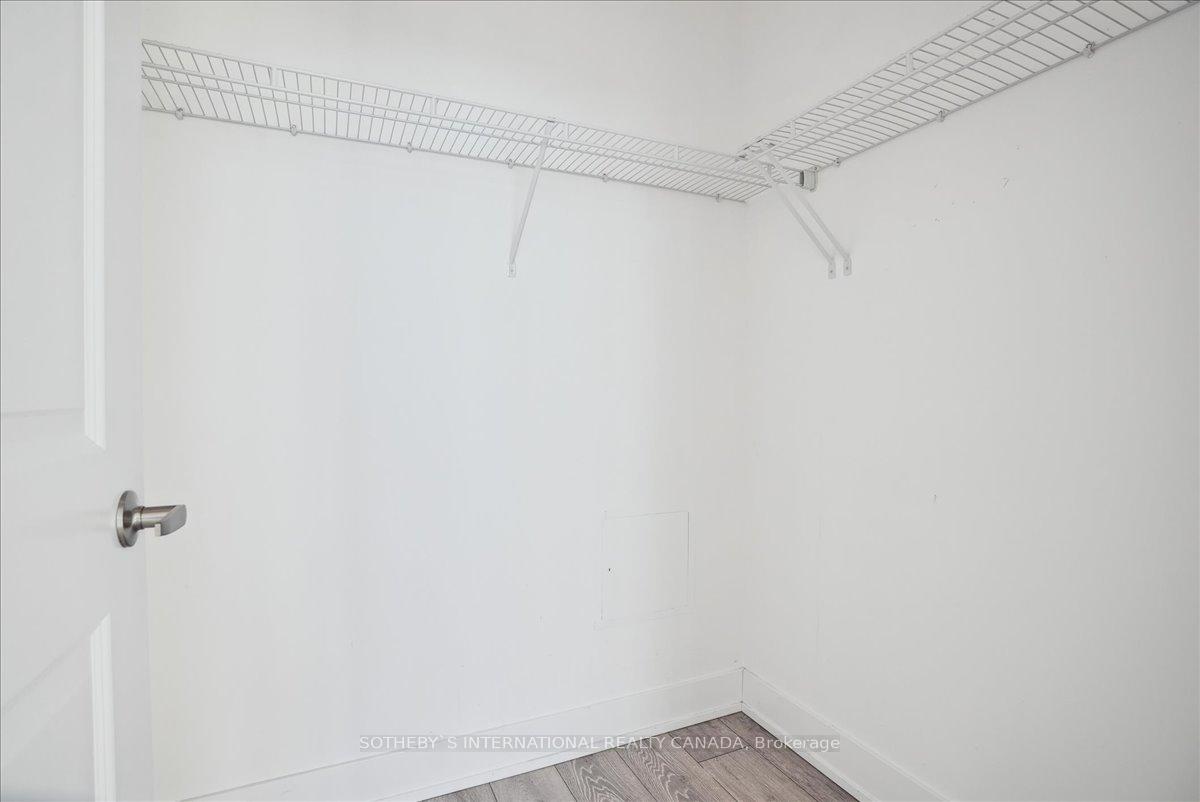 2 Bedrooms Condo at 101 Shoreview,  Hamilton For sale