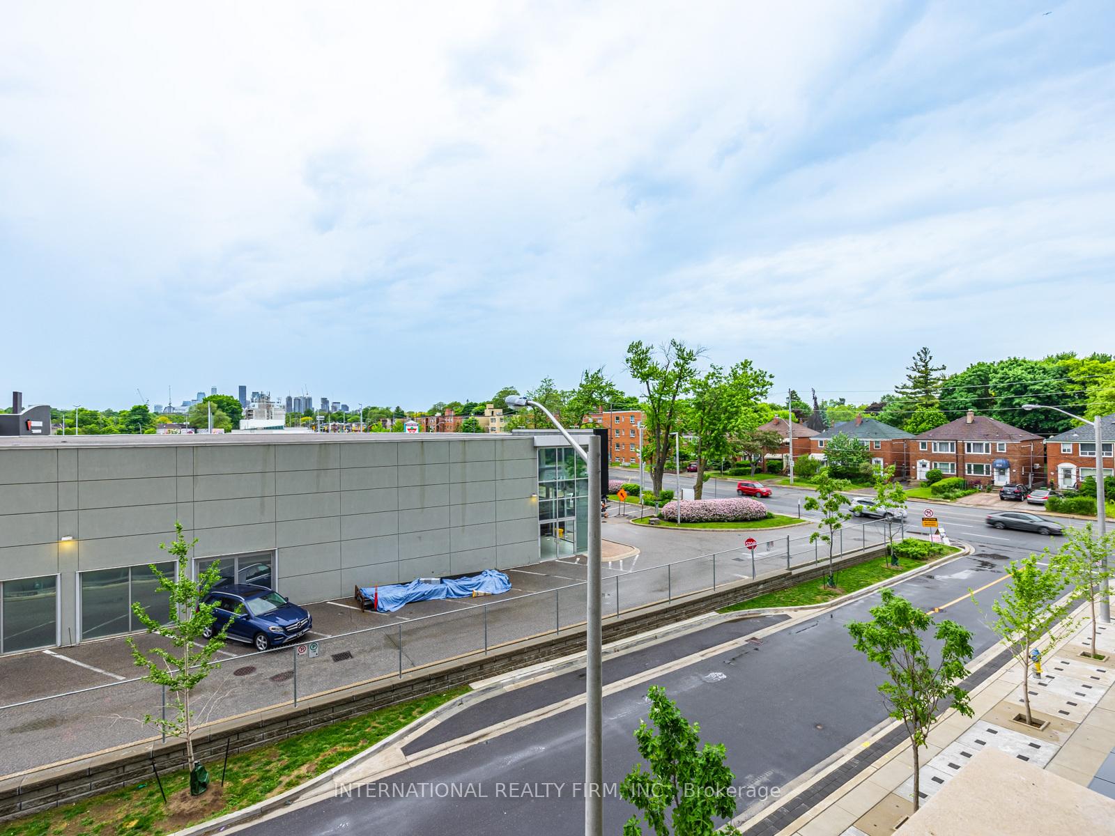 2 Bedrooms Condo at 33 Frederick Todd, Toronto For sale