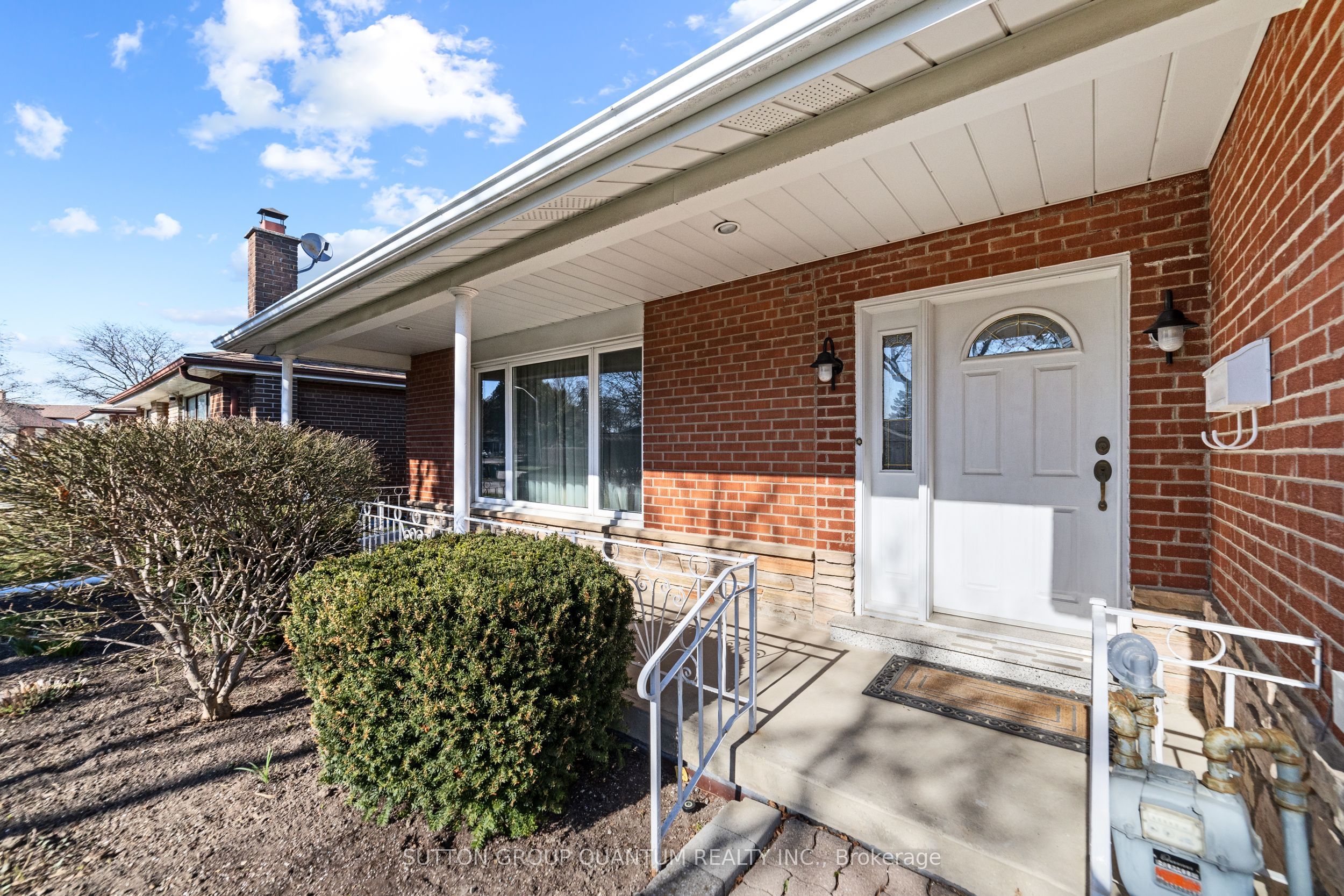 37 Farley Crescent, Toronto, ON M9R 2A5