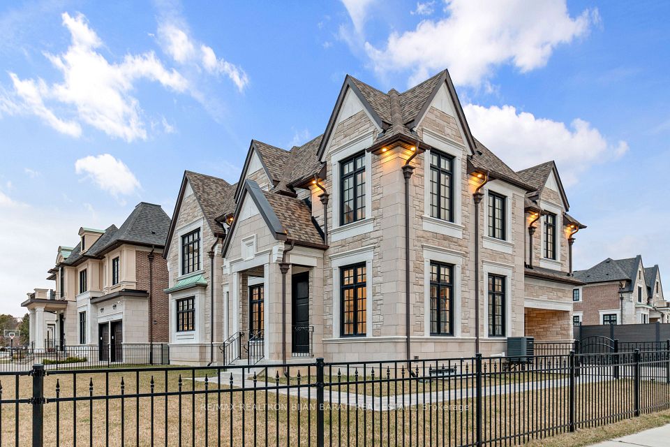 29 Ballyconnor Court, Toronto, ON M2M 4C6